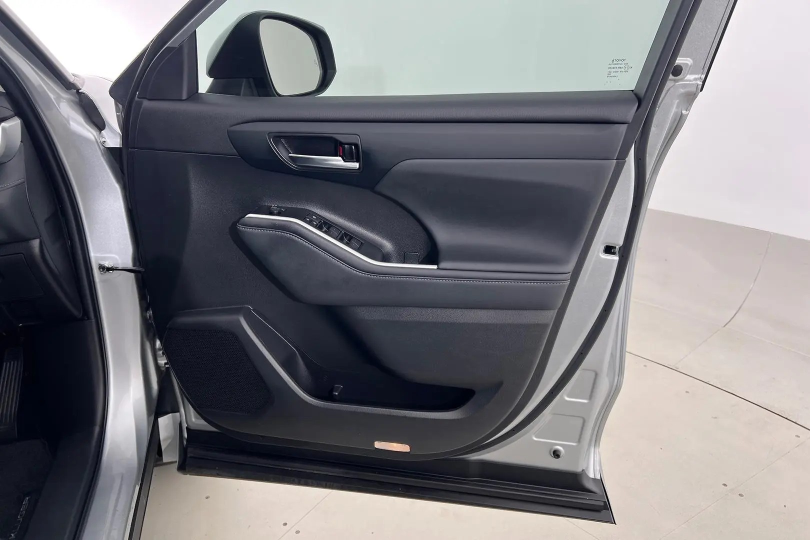 2021 Toyota Kluger Gallery Image 13