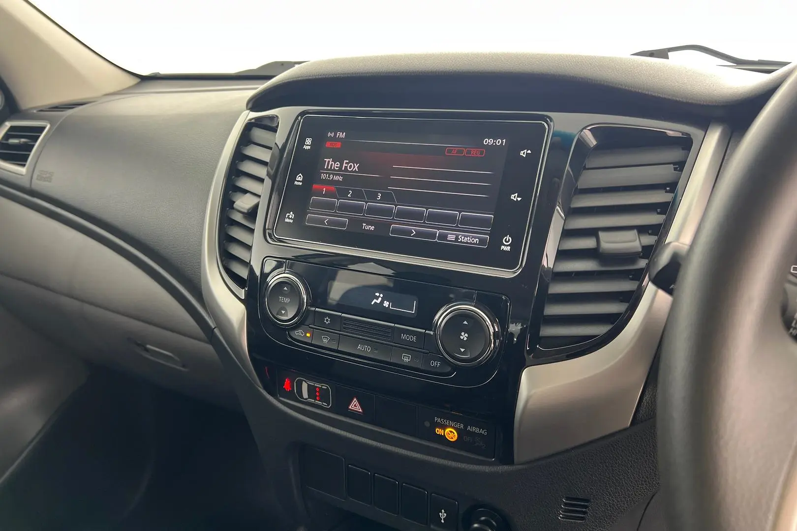 2018 Mitsubishi Triton Gallery Image 15