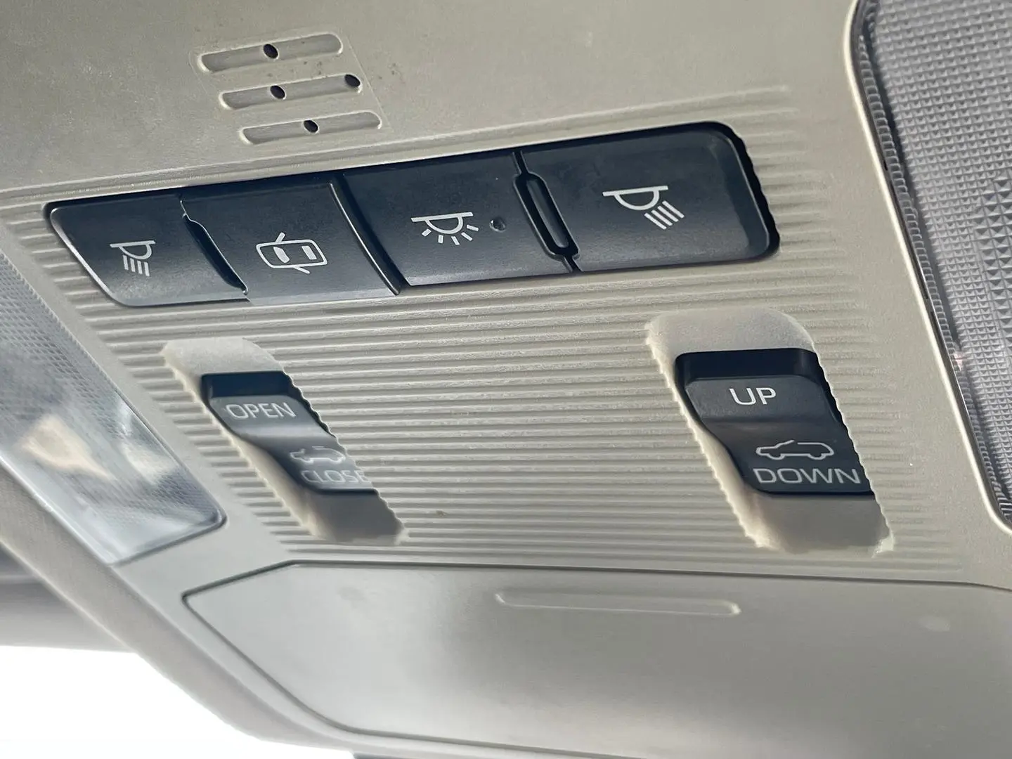 2019 Toyota RAV4 Gallery Image 27