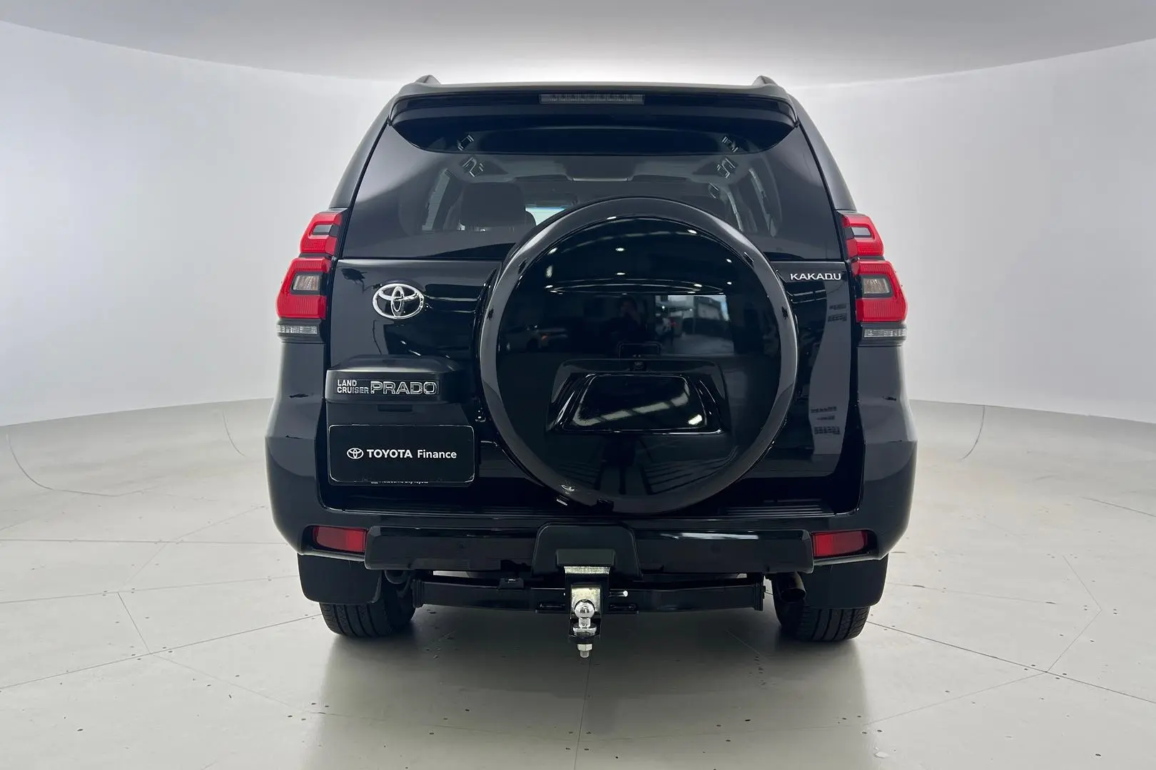 2018 Toyota Landcruiser Prado Gallery Image 6