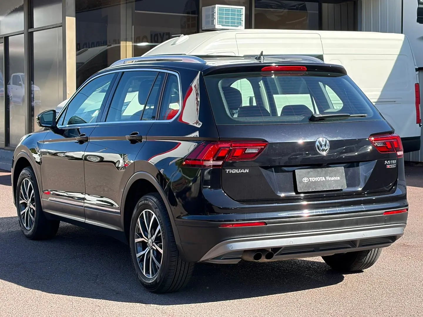 2017 Volkswagen Tiguan Gallery Image 7