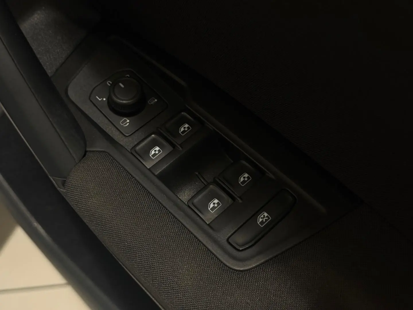 2022 Volkswagen Tiguan Gallery Image 16
