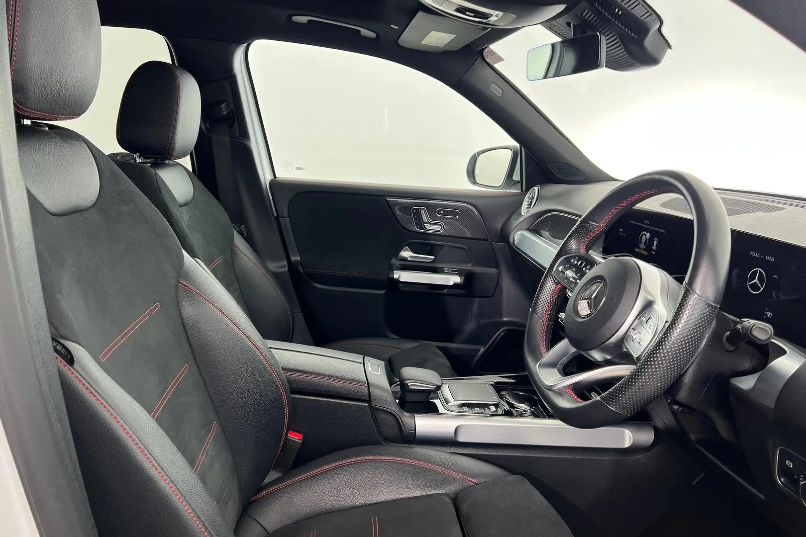 2021 Mercedes-Benz GLB-Class Gallery Image 14