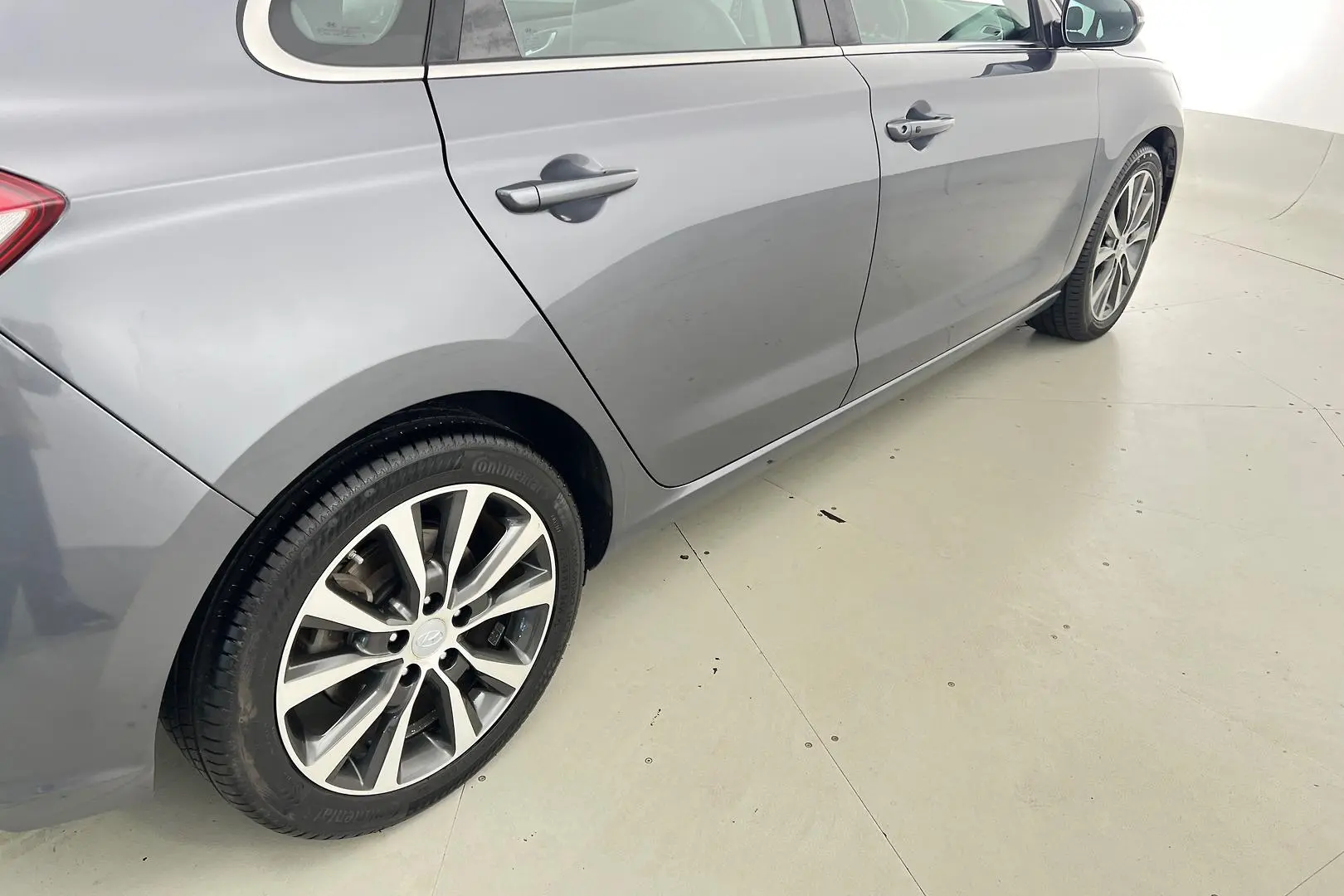 2018 Hyundai i30 Gallery Image 9