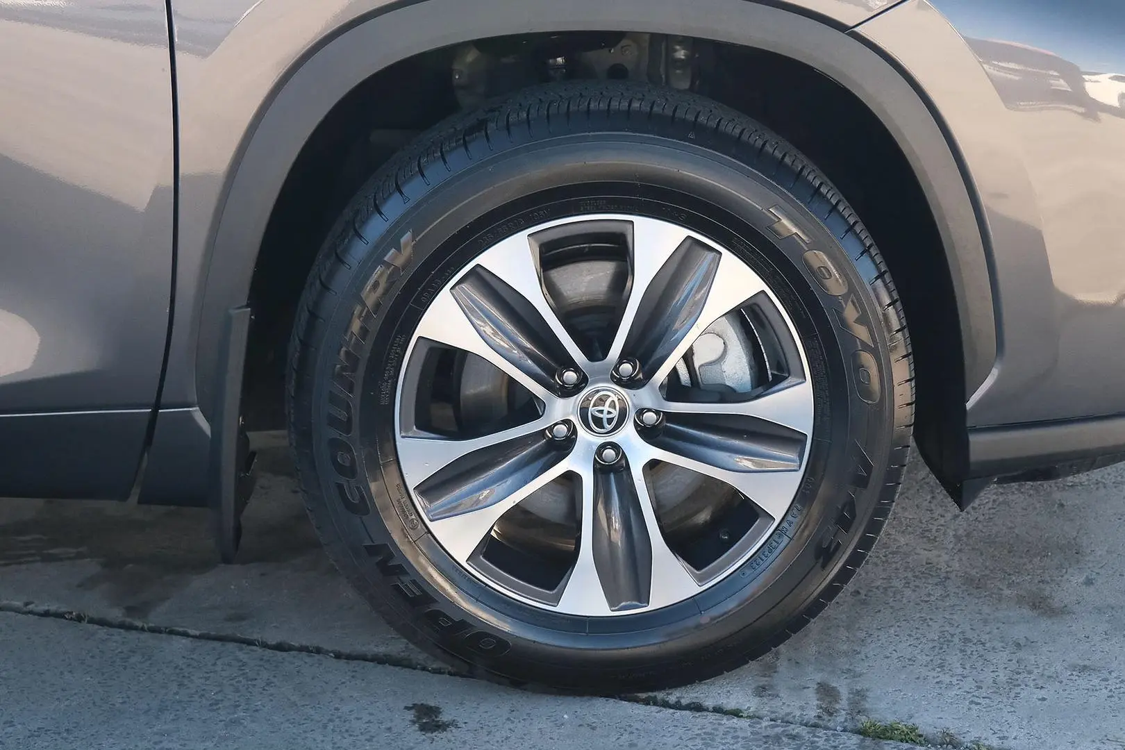 2023 Toyota Kluger Gallery Image 6