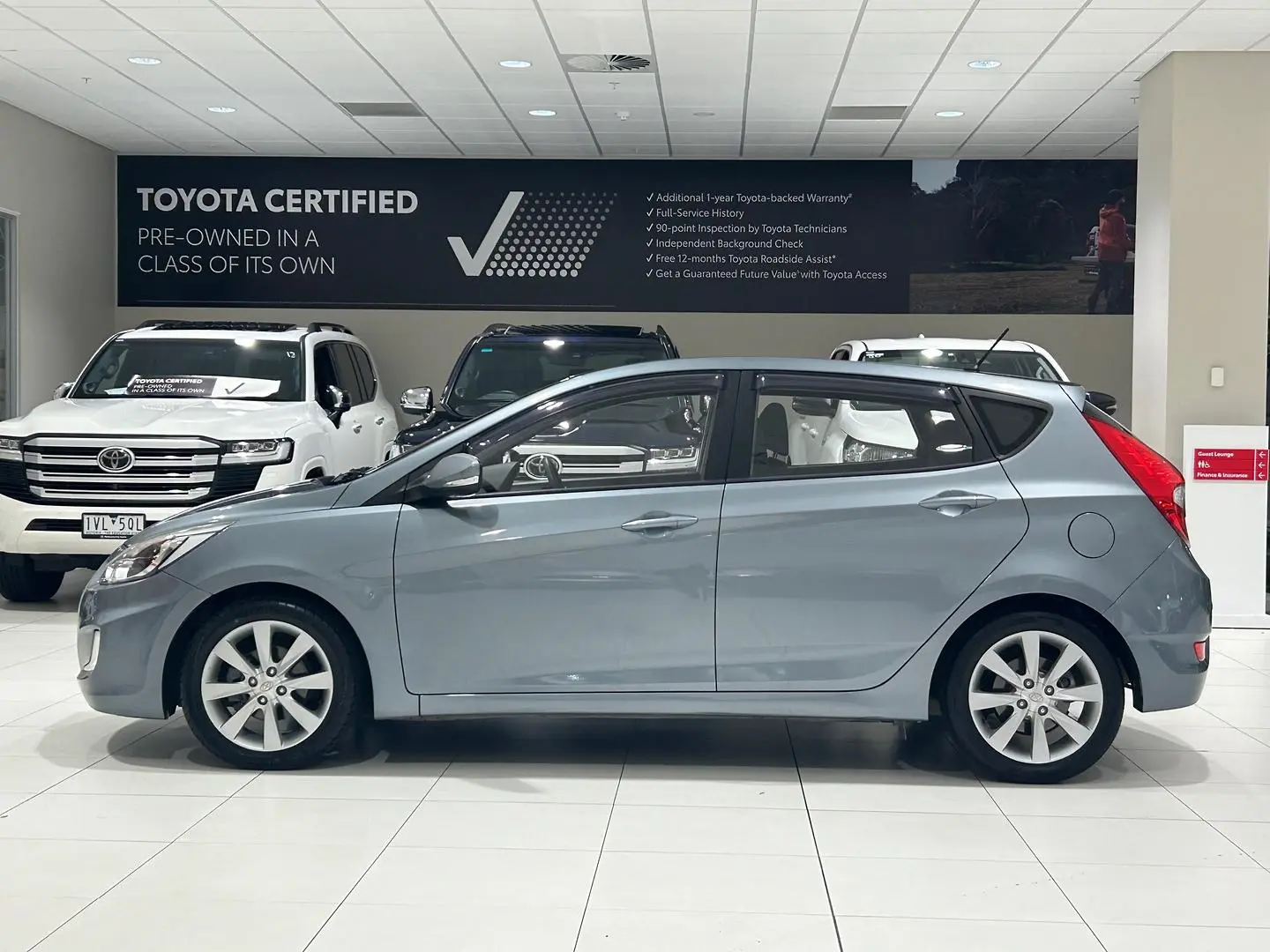 2017 Hyundai Accent Gallery Image 6