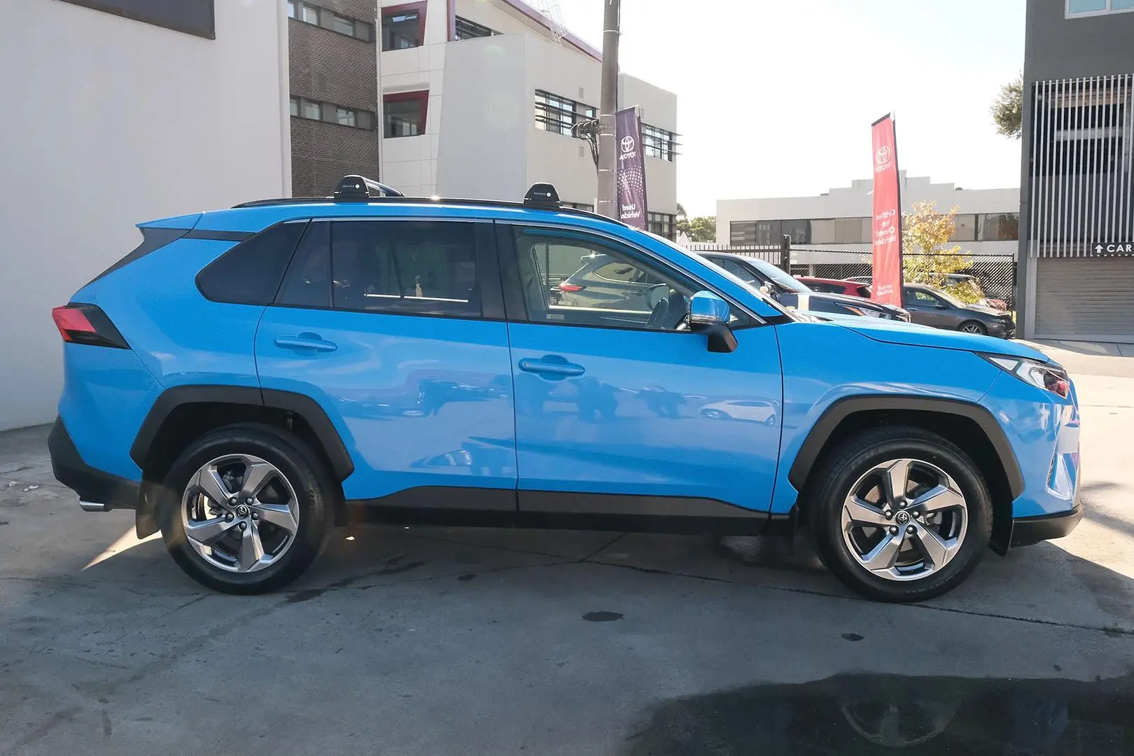 2019 Toyota RAV4 Gallery Image 5