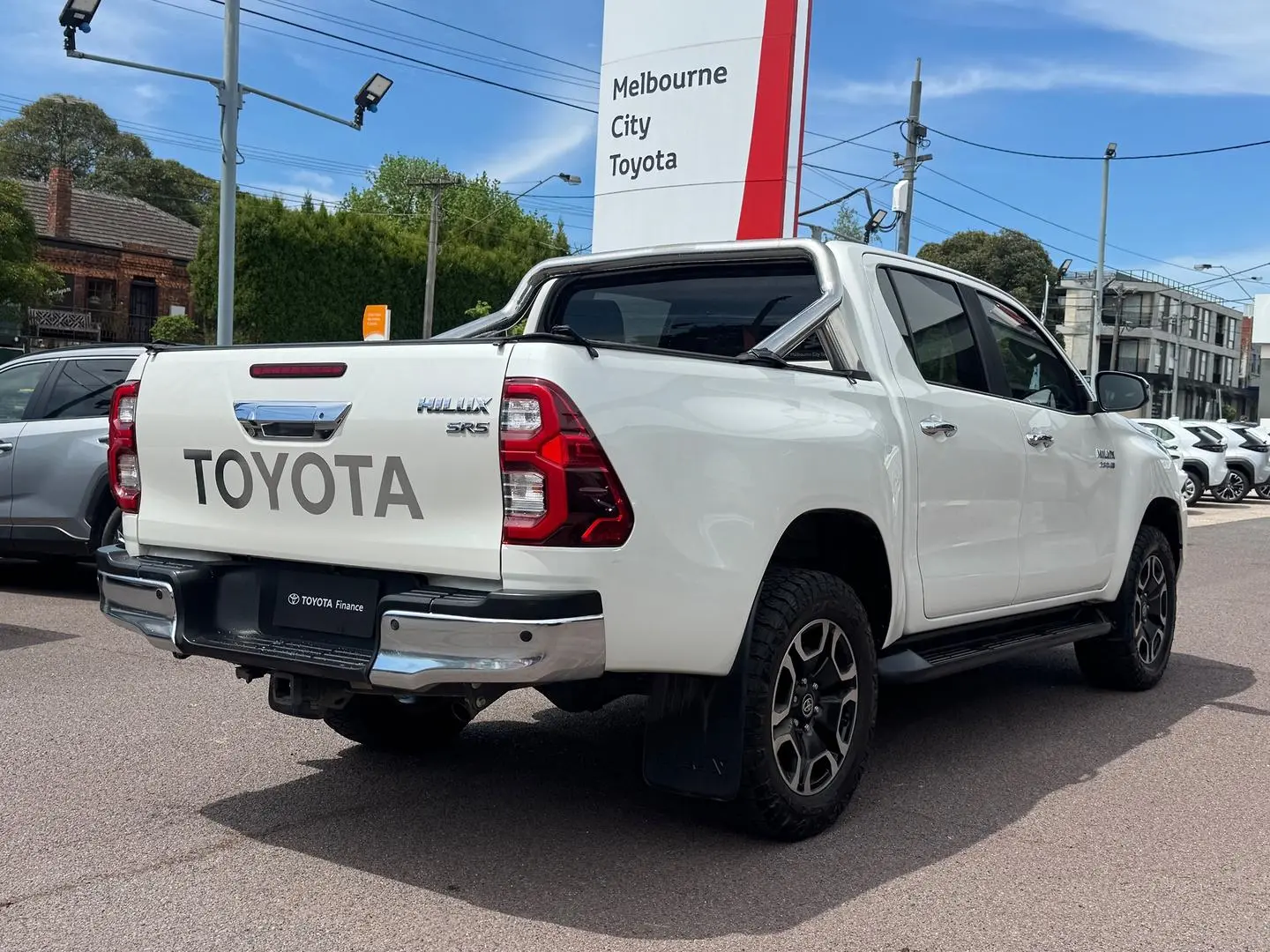 2020 Toyota Hilux Gallery Image 4