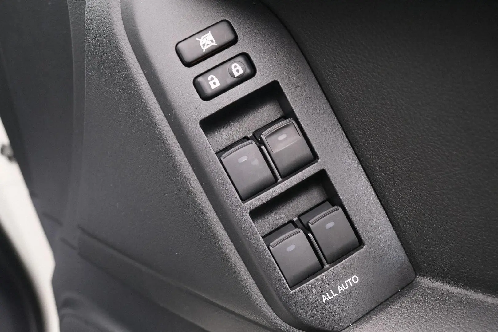 2023 Toyota Landcruiser Prado Gallery Image 13