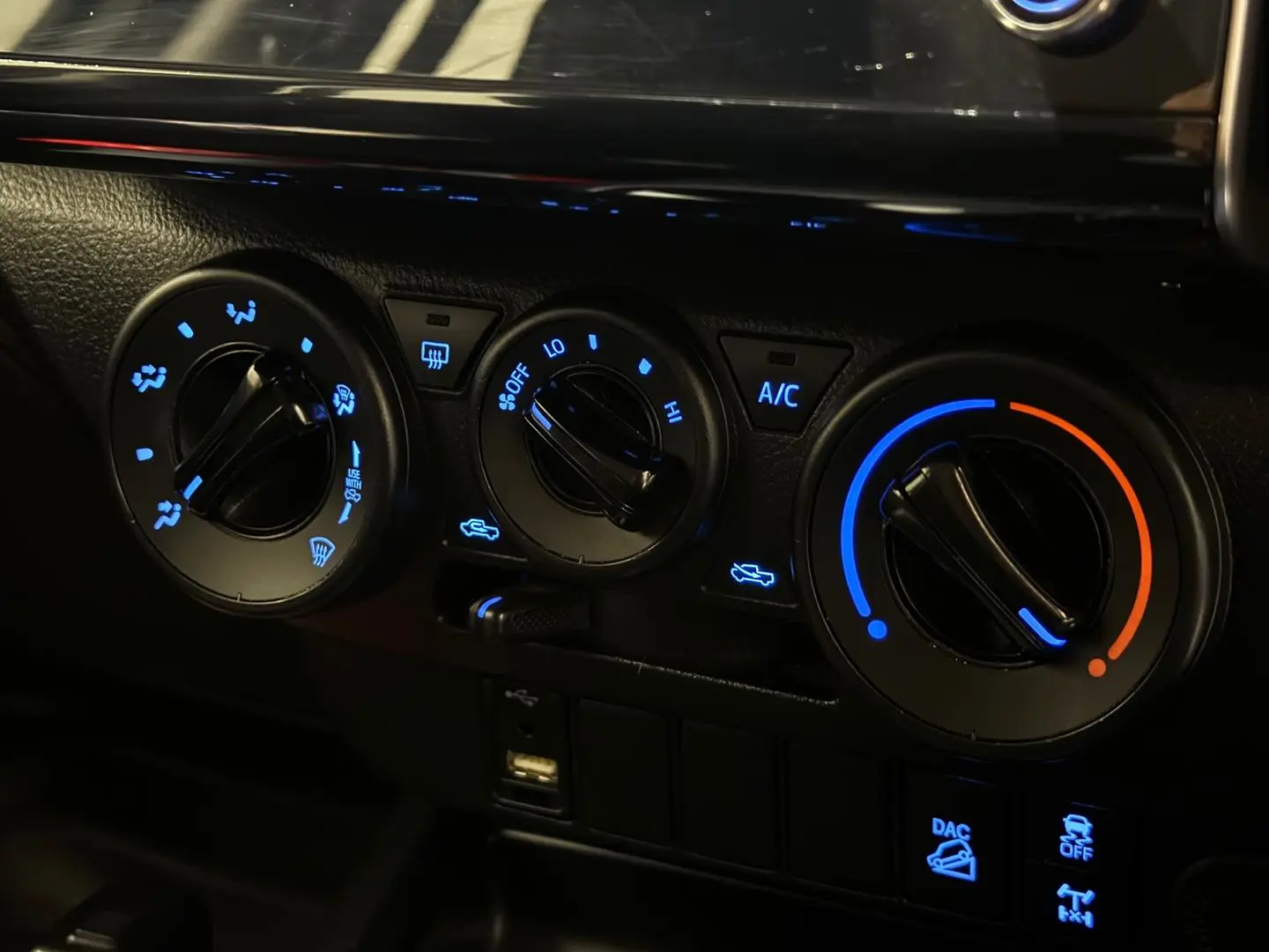 2022 Toyota Hilux Gallery Image 22