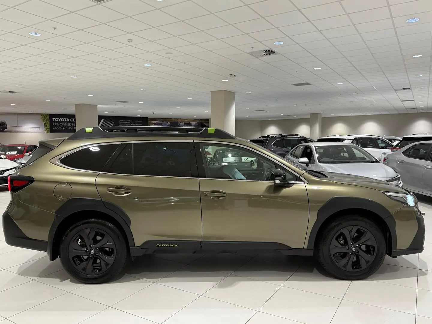2022 Subaru Outback Gallery Image 2
