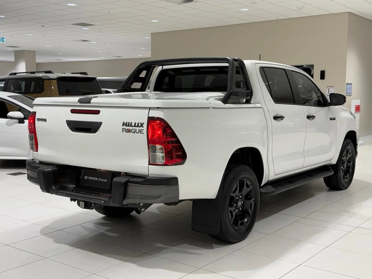 2018 Toyota Hilux Gallery Image 10