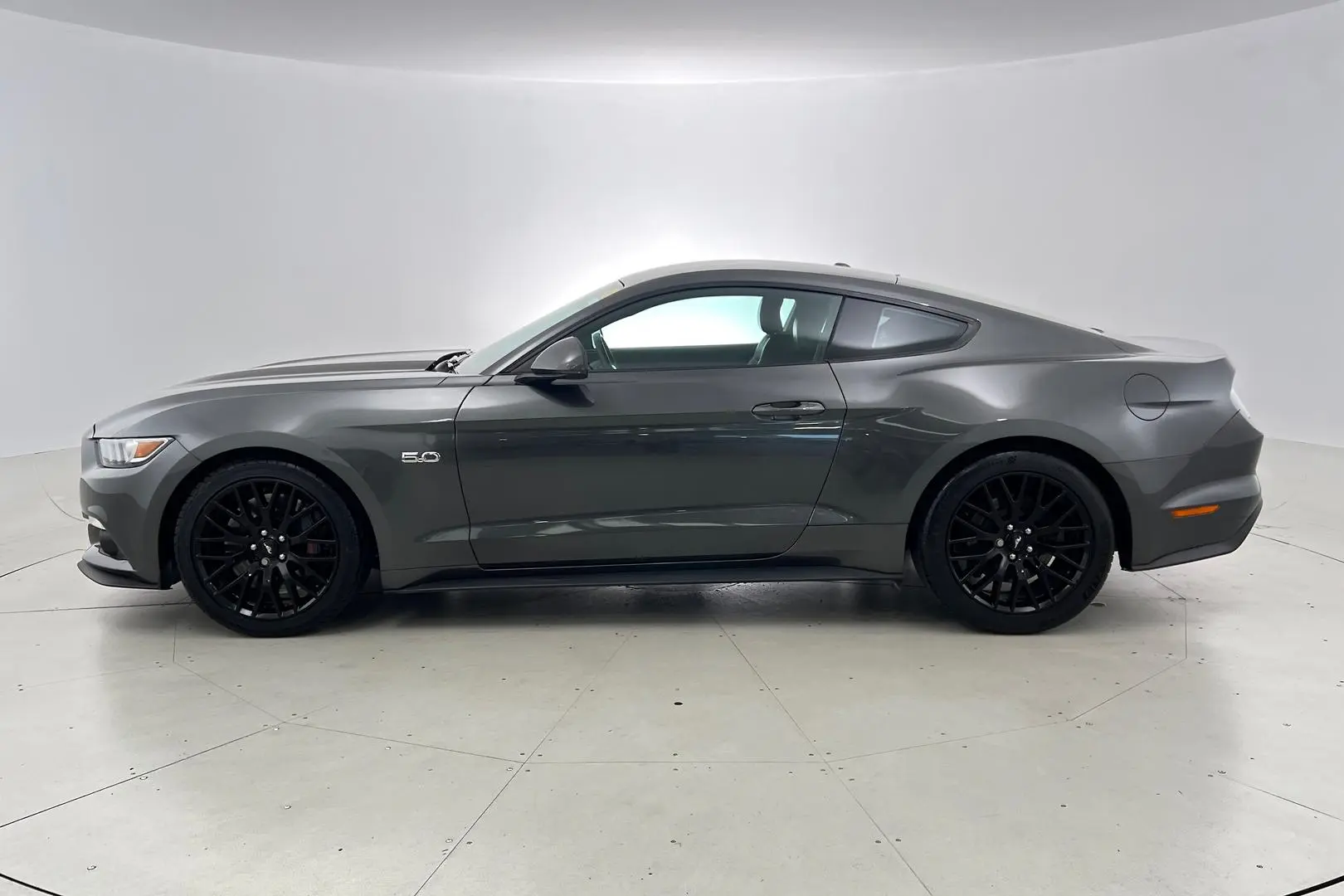 2017 Ford Mustang Gallery Image 8