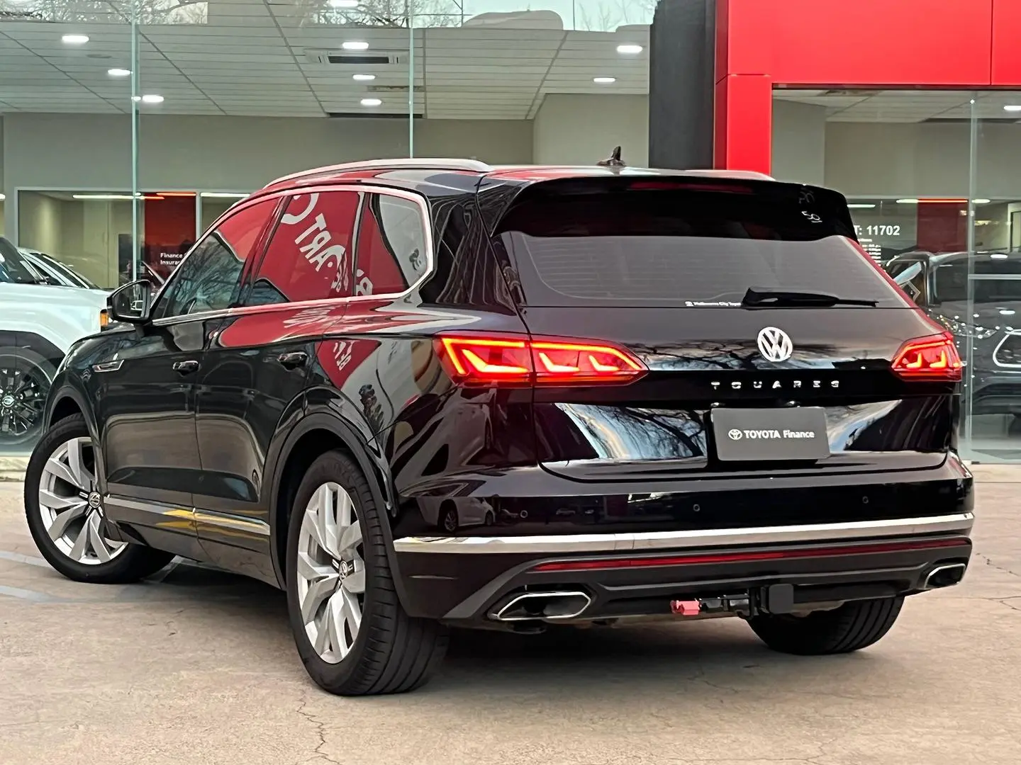 2020 Volkswagen Touareg Gallery Image 4