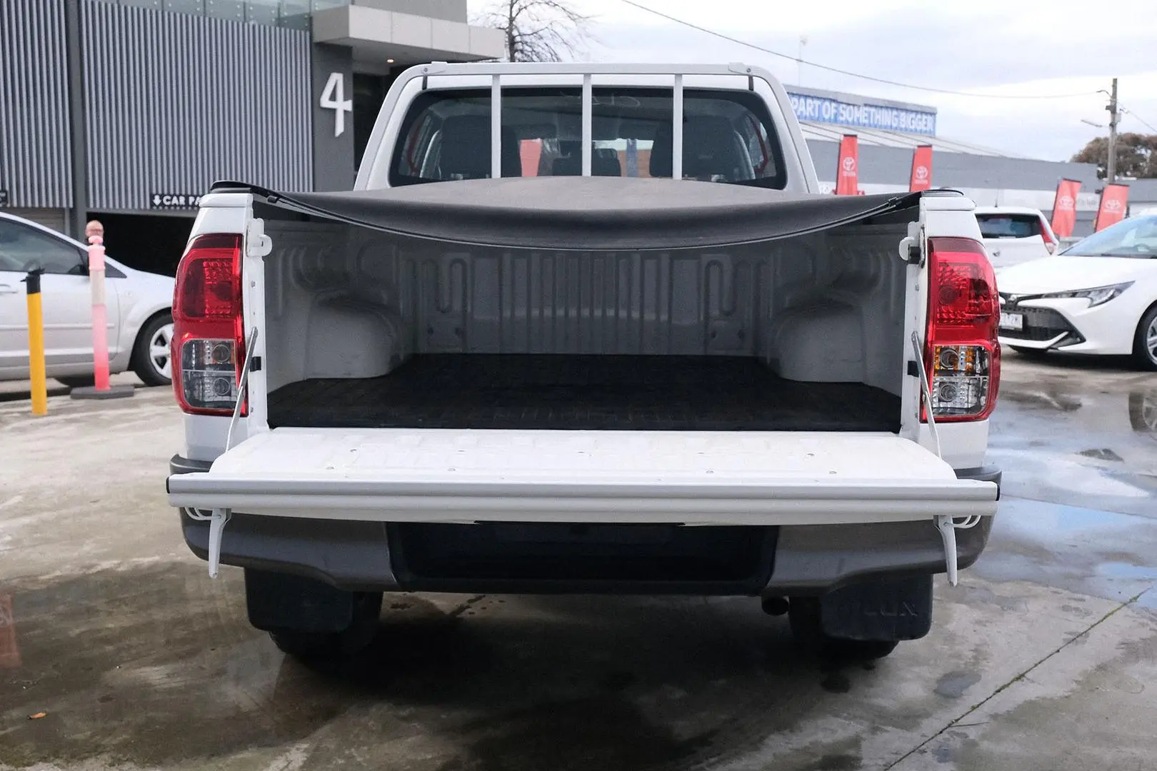 2023 Toyota Hilux Gallery Image 10