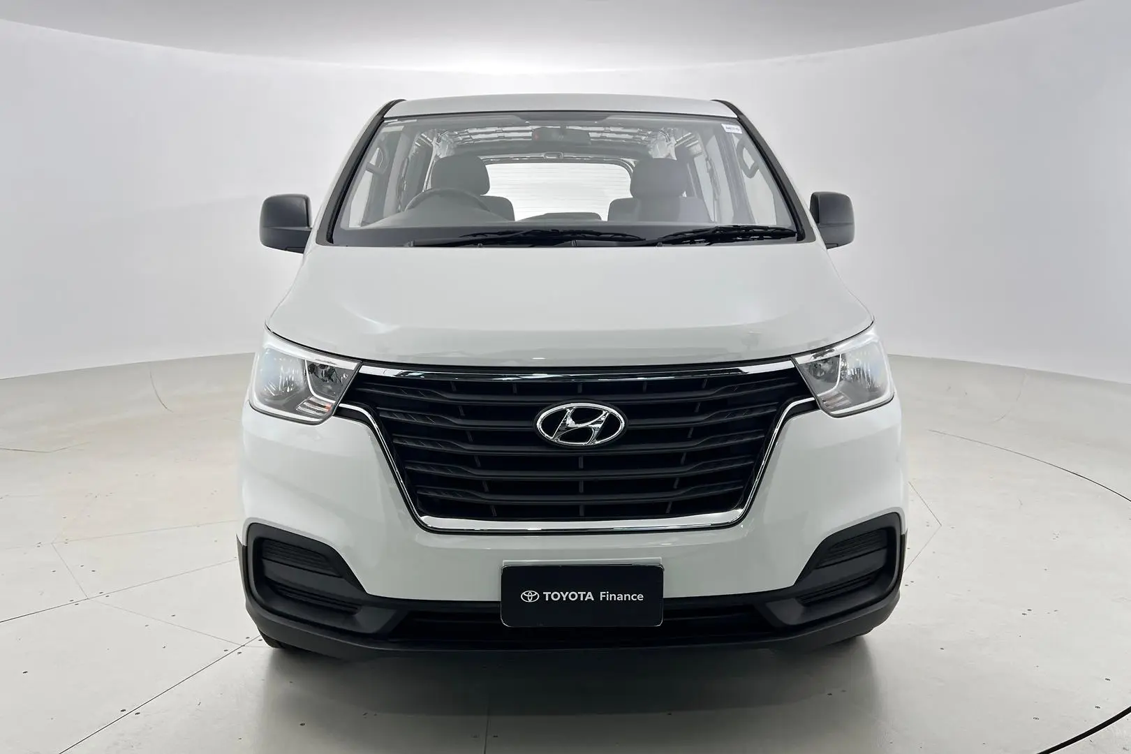 2018 Hyundai iLoad Gallery Image 10