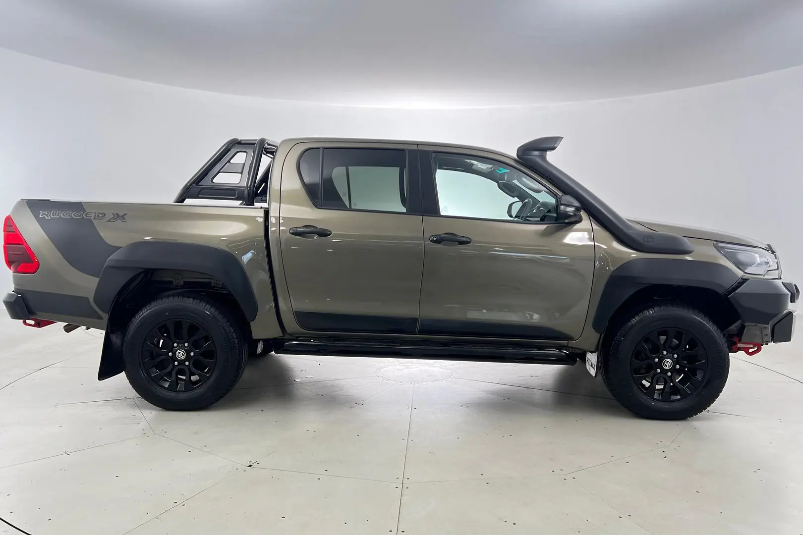 2021 Toyota Hilux Gallery Image 3