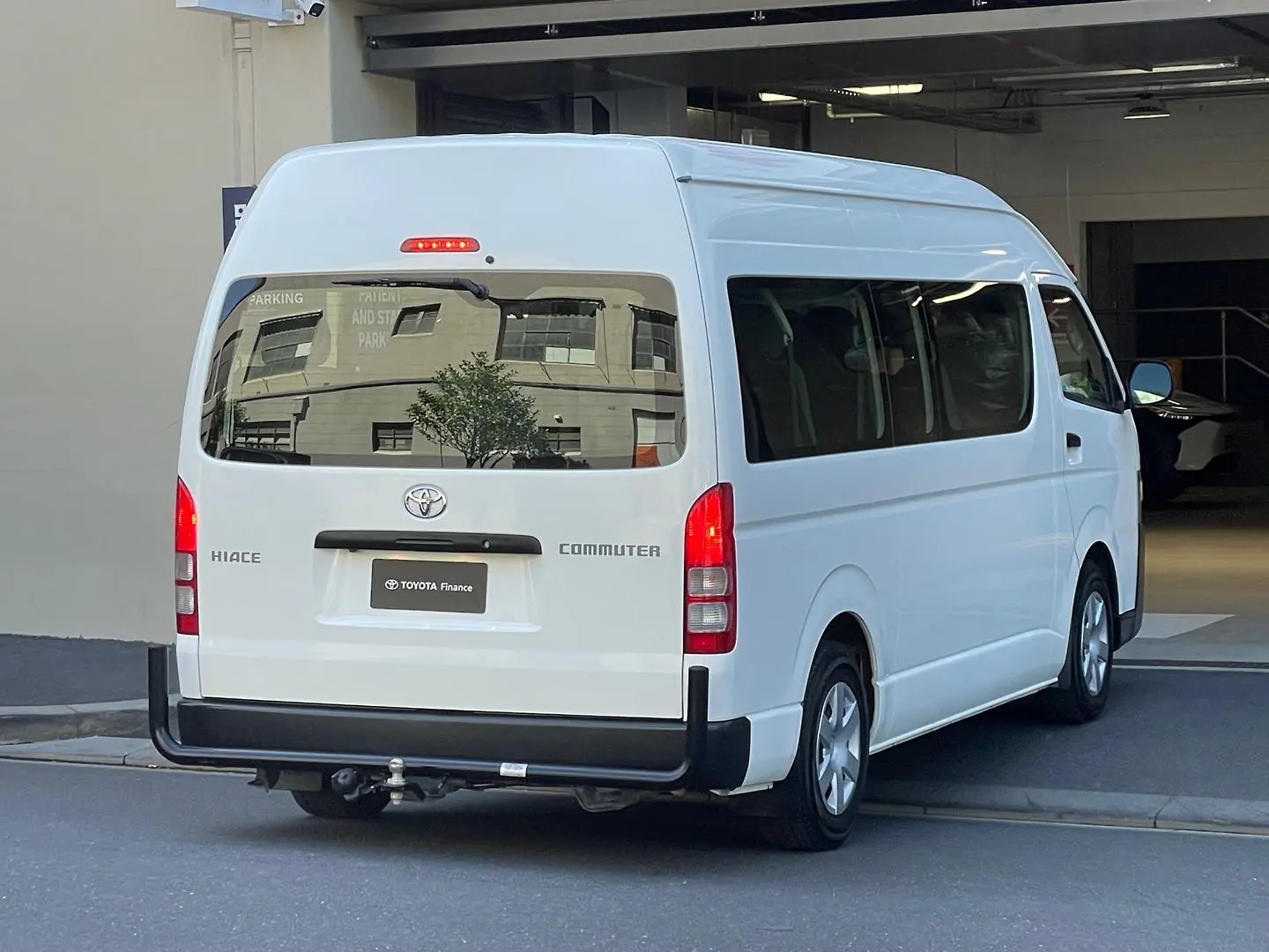 2018 Toyota Hiace Gallery Image 10