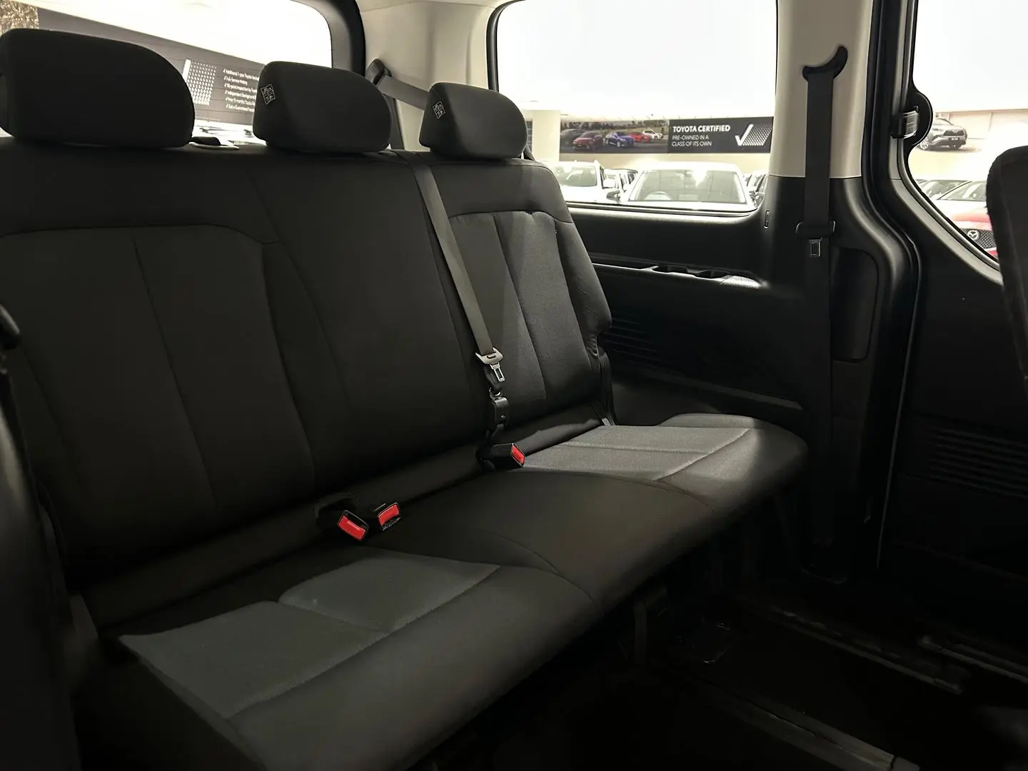 2022 Hyundai STARIA Gallery Image 15