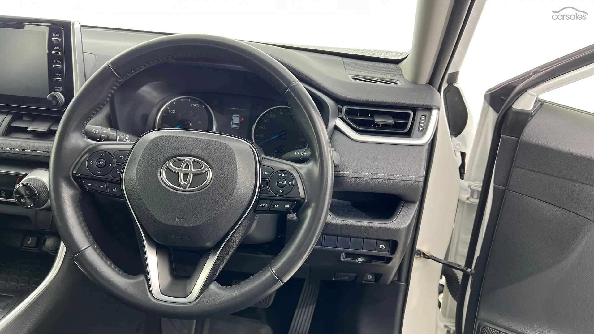 2020 Toyota RAV4 Image 11