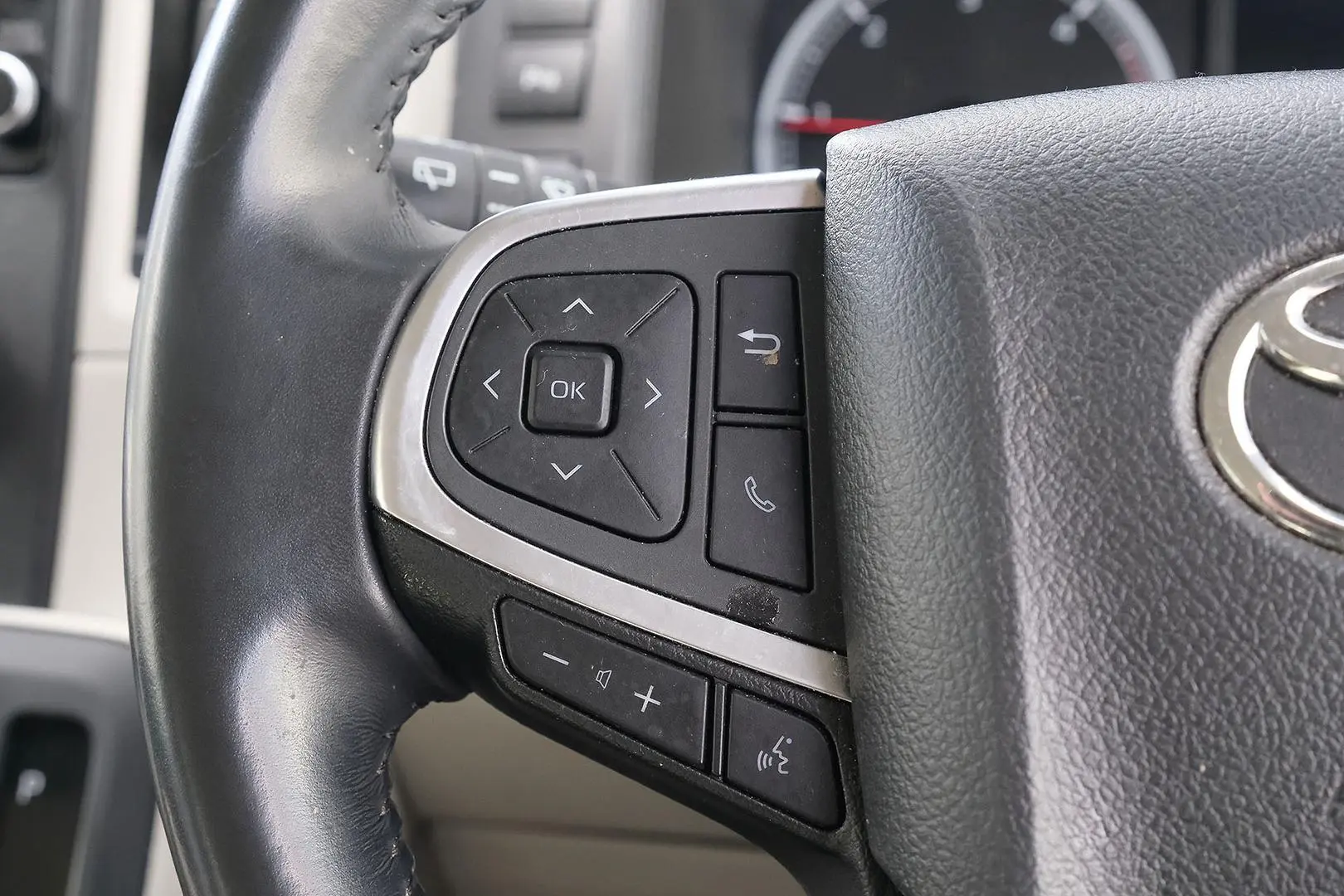 2021 Toyota Hiace Gallery Image 18