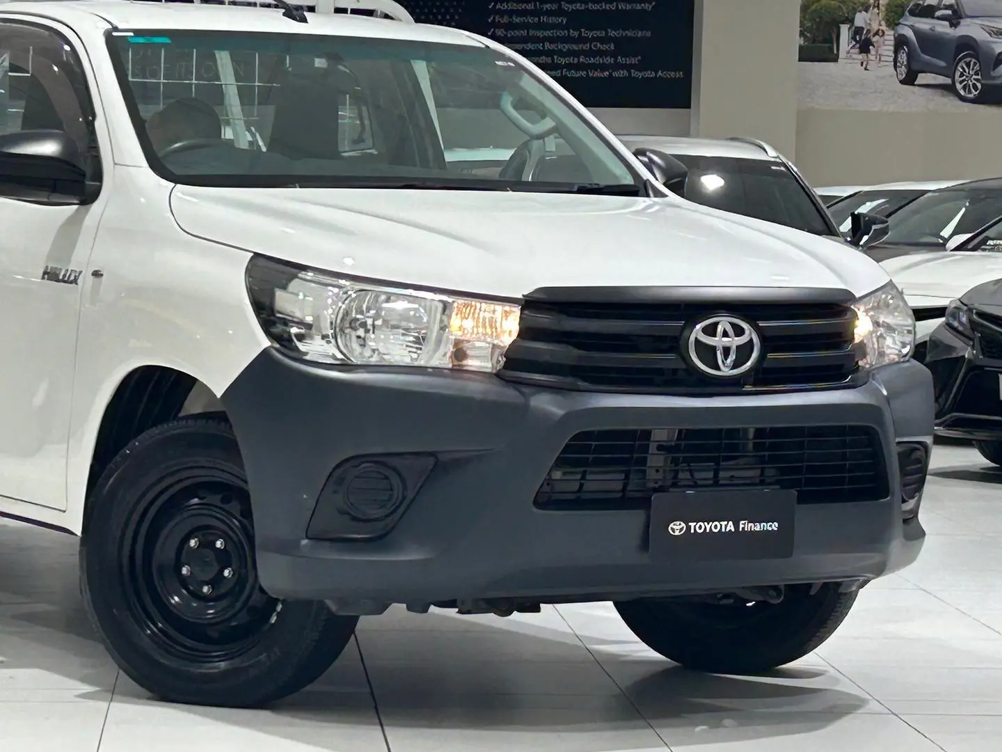 2016 Toyota Hilux Gallery Image 3