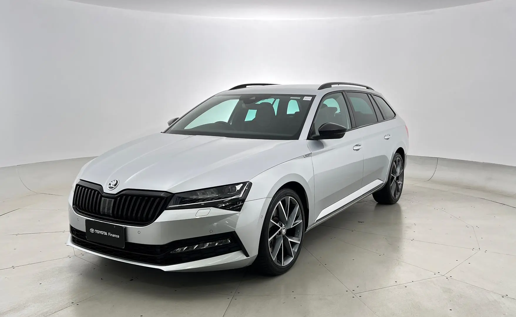 2021 SKODA Superb Image 9