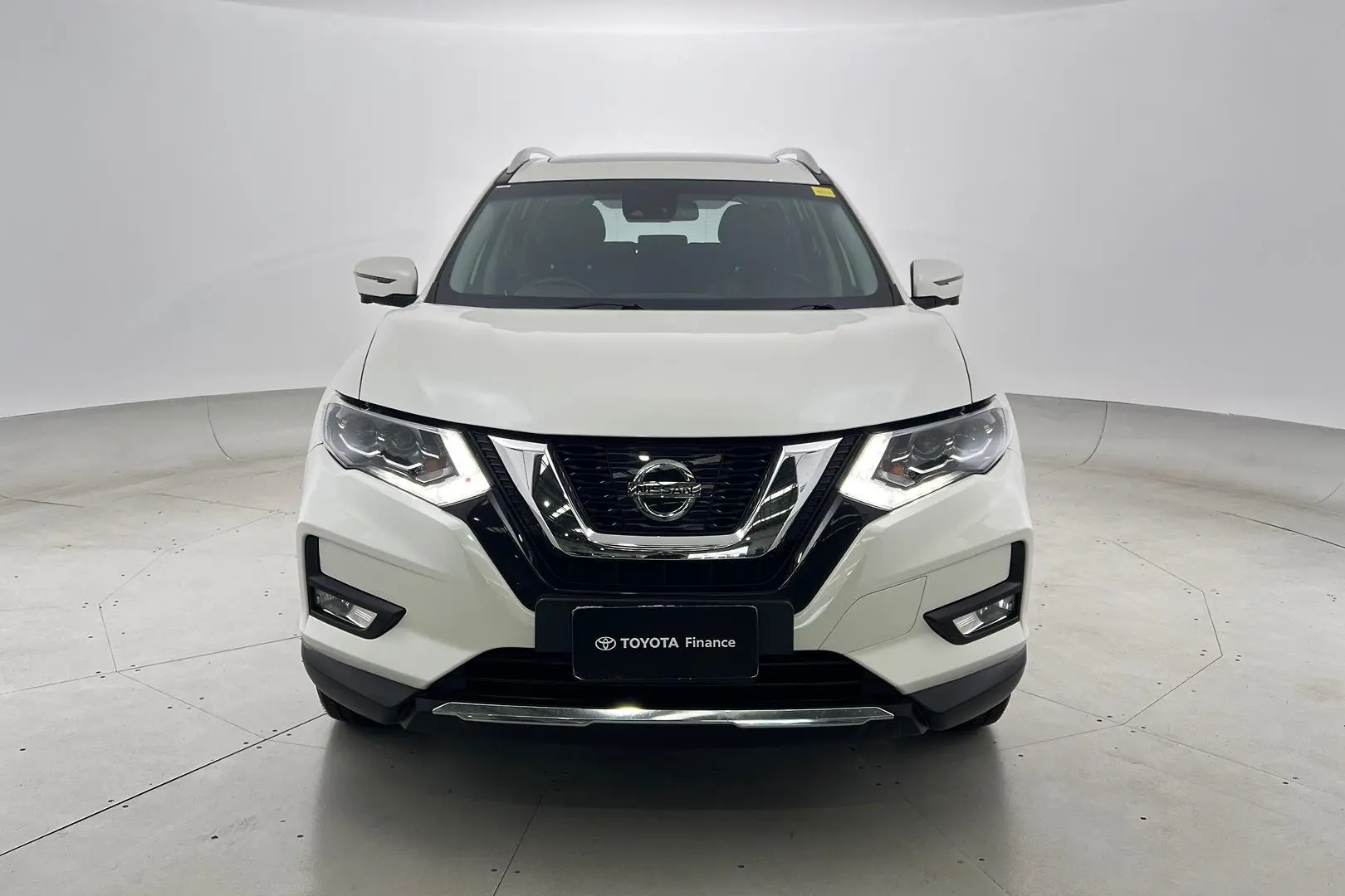 2018 Nissan X-Trail Gallery Image 10