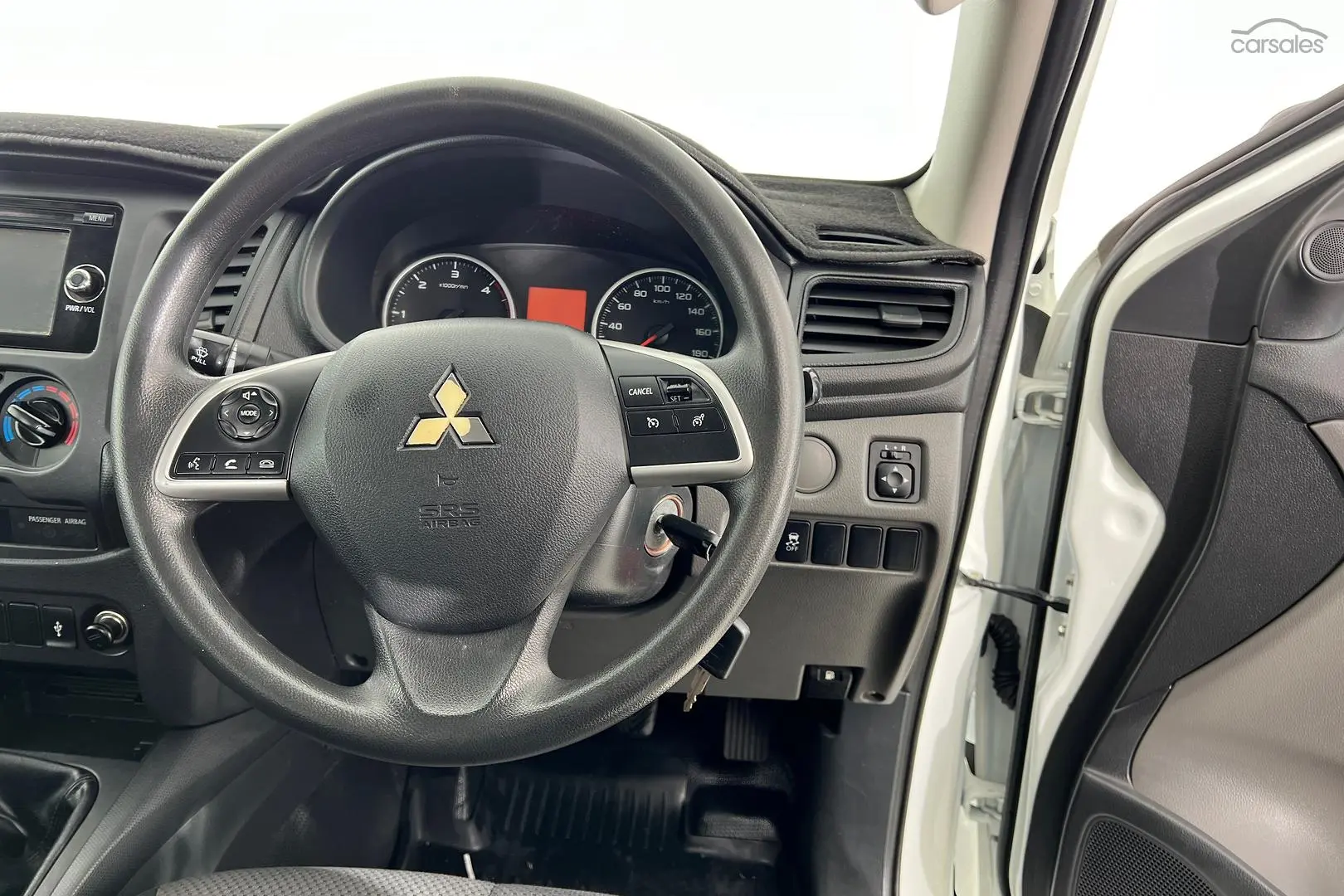 2017 Mitsubishi Triton Image 16