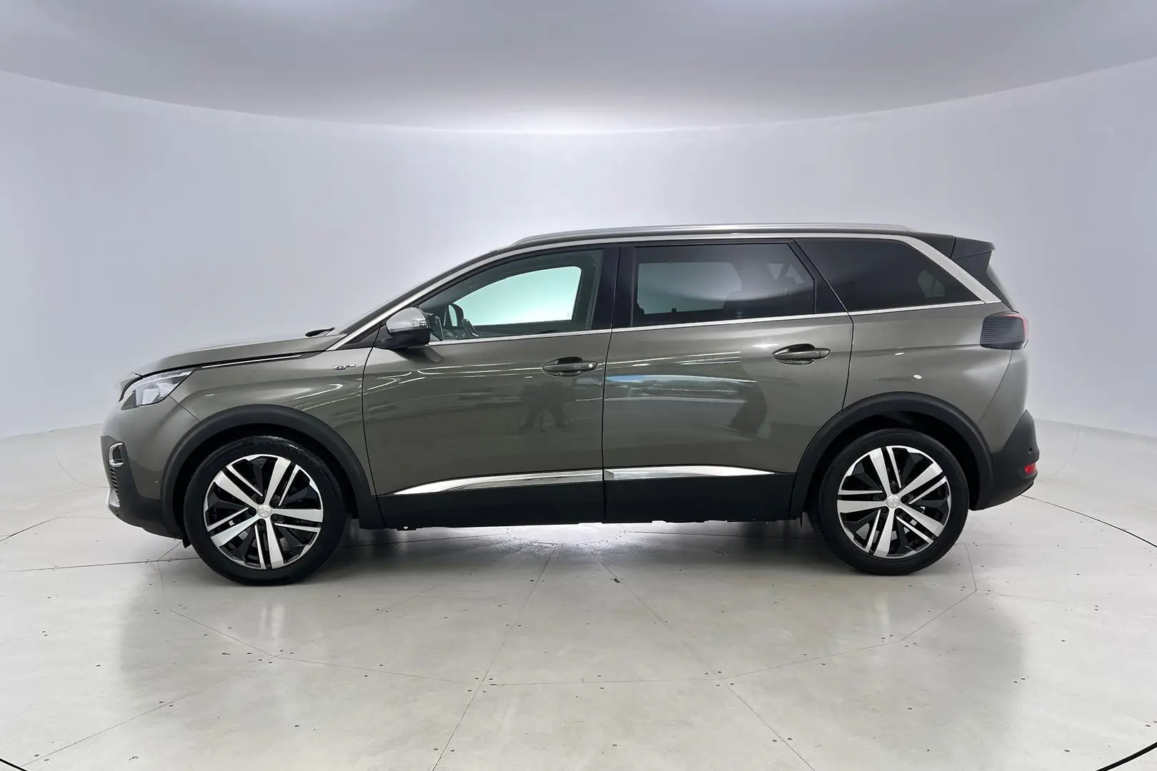 2019 Peugeot 5008 Gallery Image 7