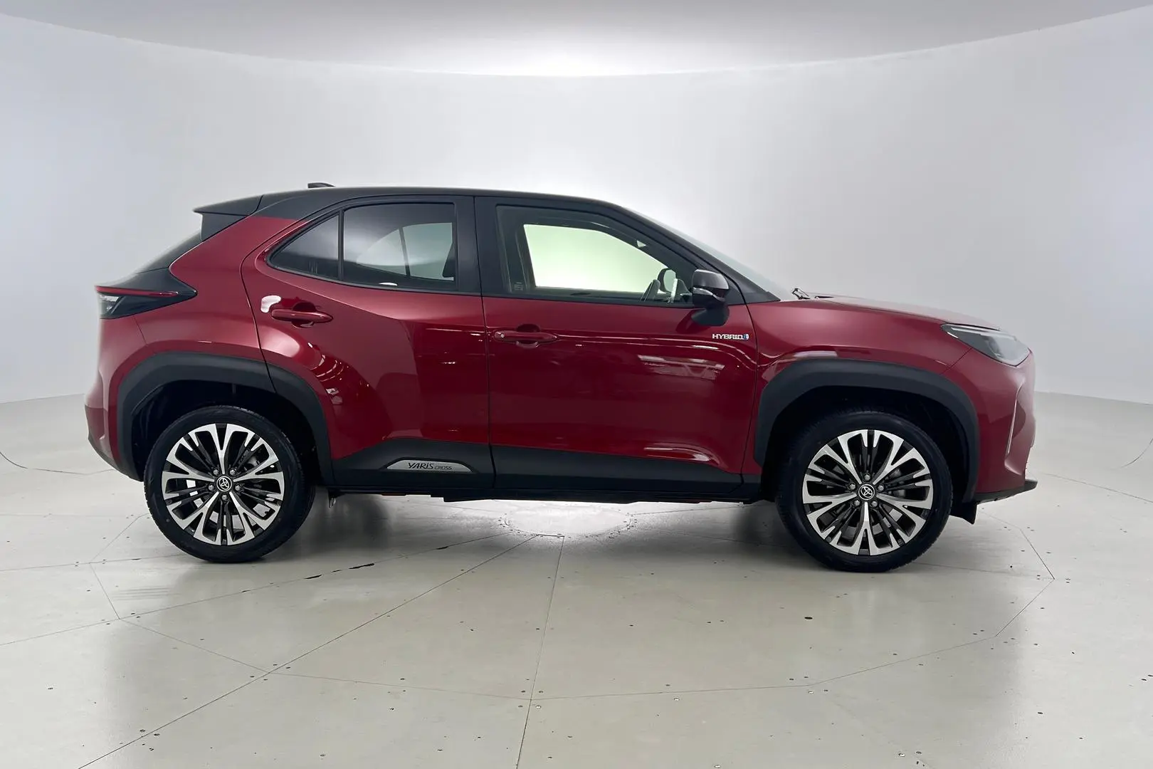 2023 Toyota Yaris Cross Gallery Image 3