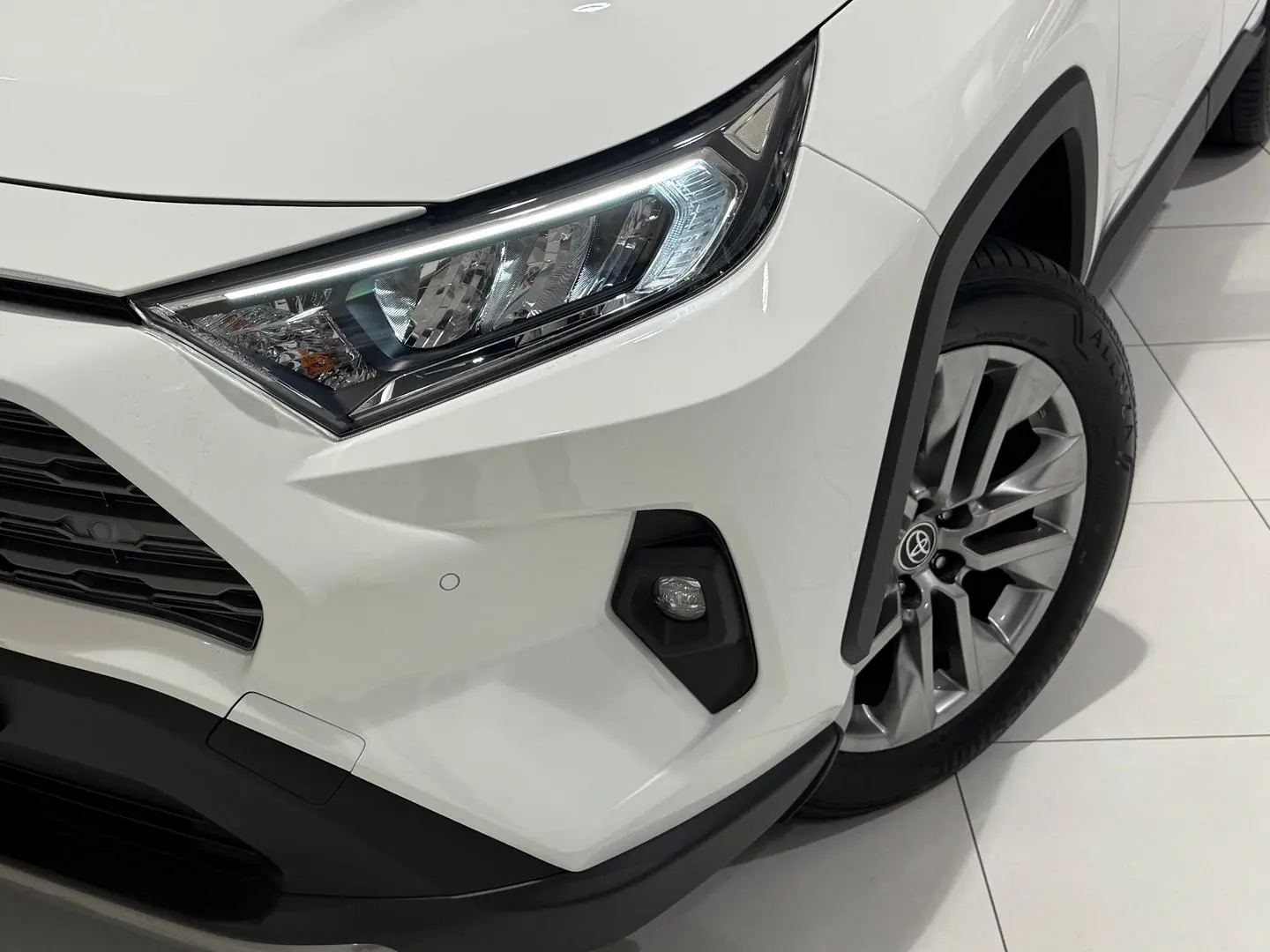 2024 Toyota RAV4 Gallery Image 11