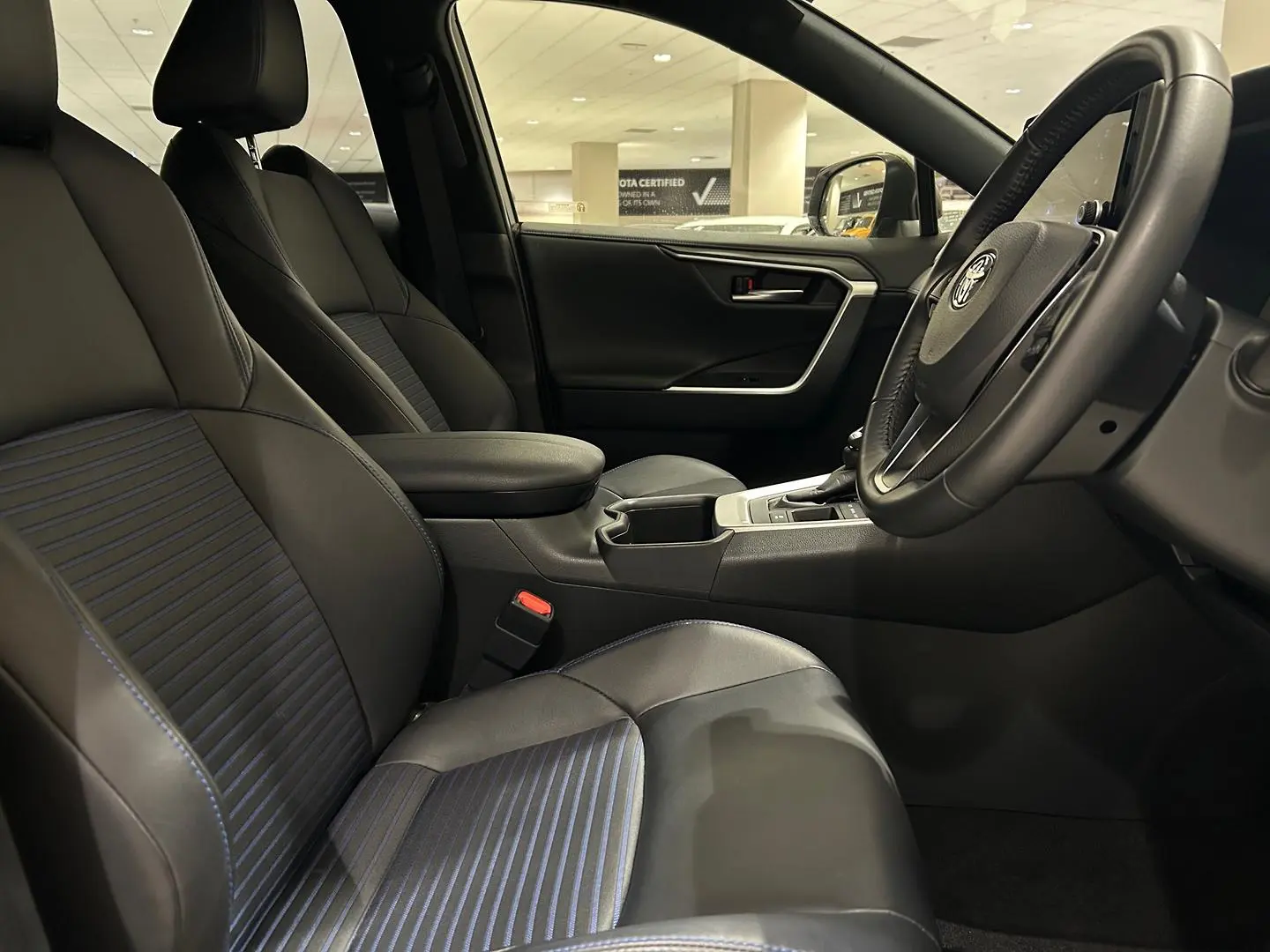 2024 Toyota RAV4 Gallery Image 12
