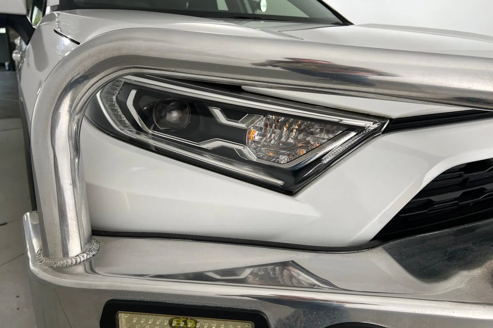 2019 Toyota RAV4 Gallery Image 2