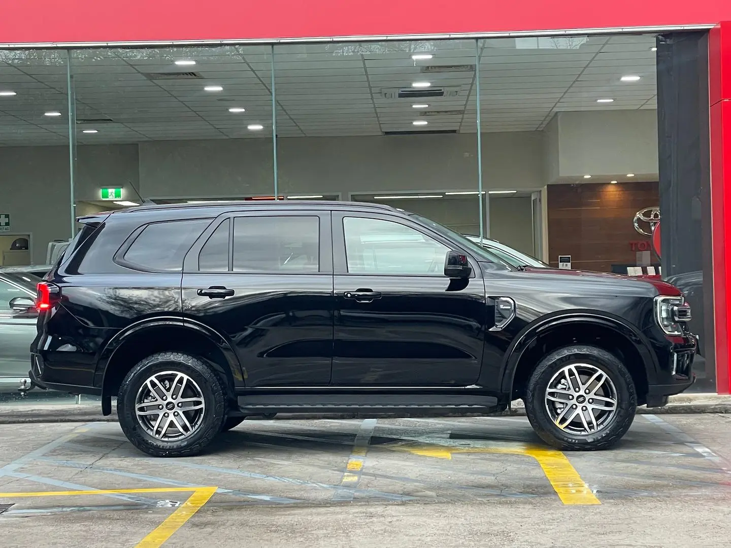 2023 Ford Everest Gallery Image 2