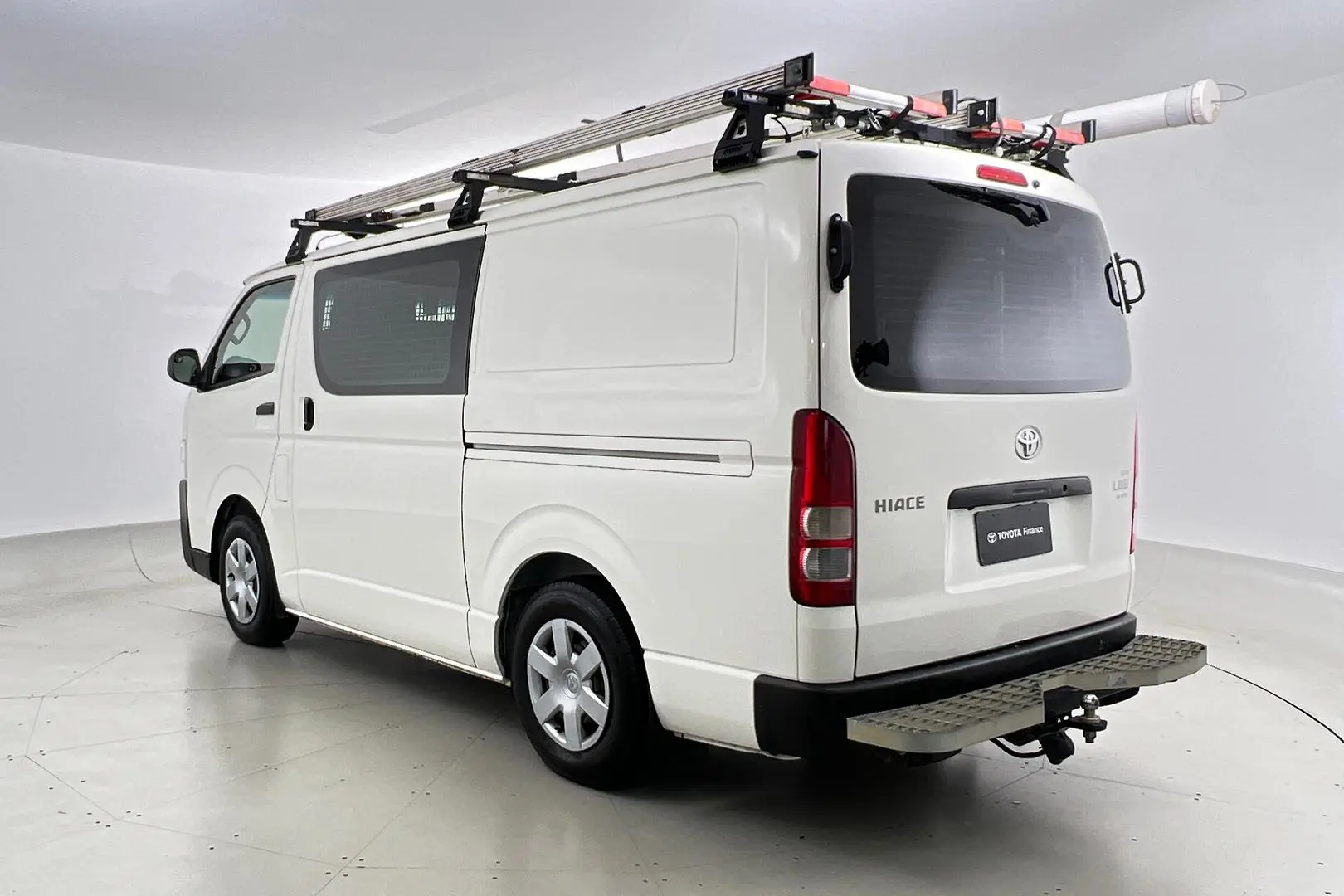 2018 Toyota Hiace Gallery Image 6