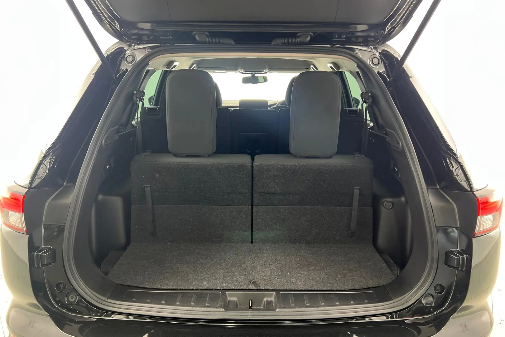 2022 Mitsubishi Outlander Gallery Image 20