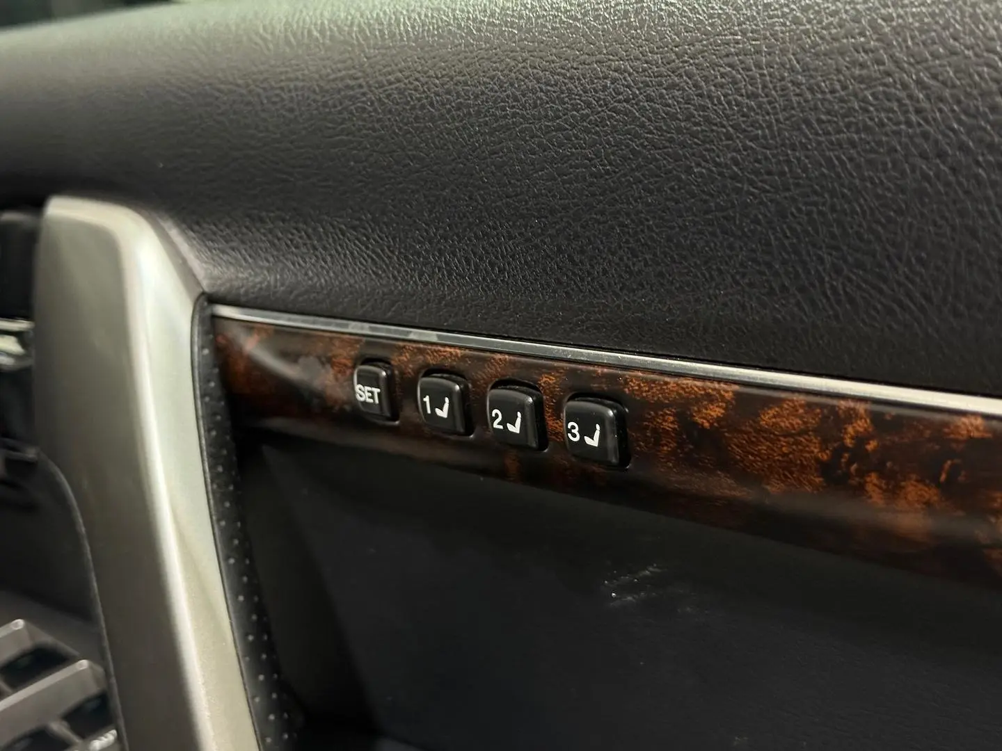 2013 Toyota Landcruiser Gallery Image 21