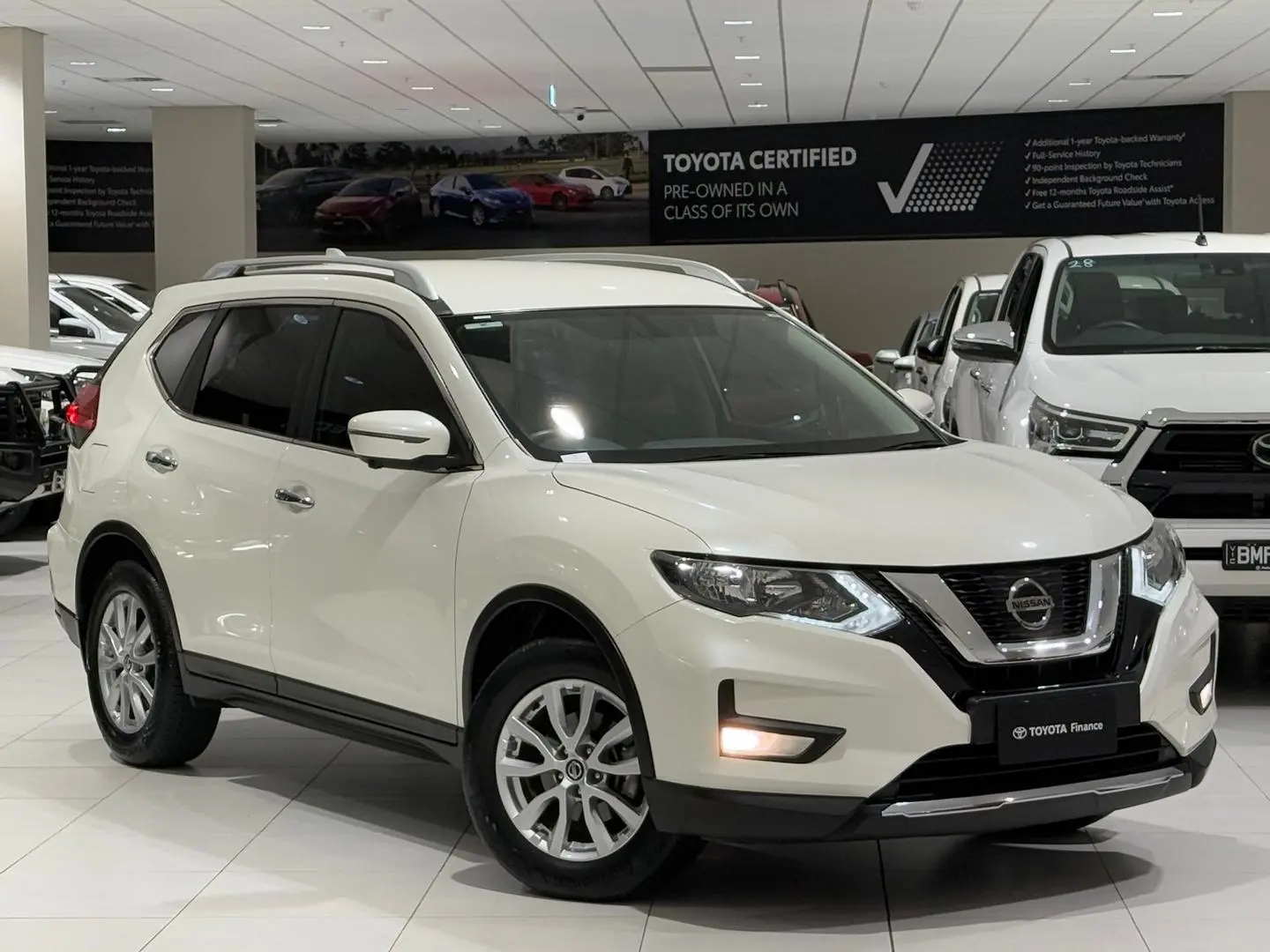 2020 Nissan X-Trail Gallery Image 1