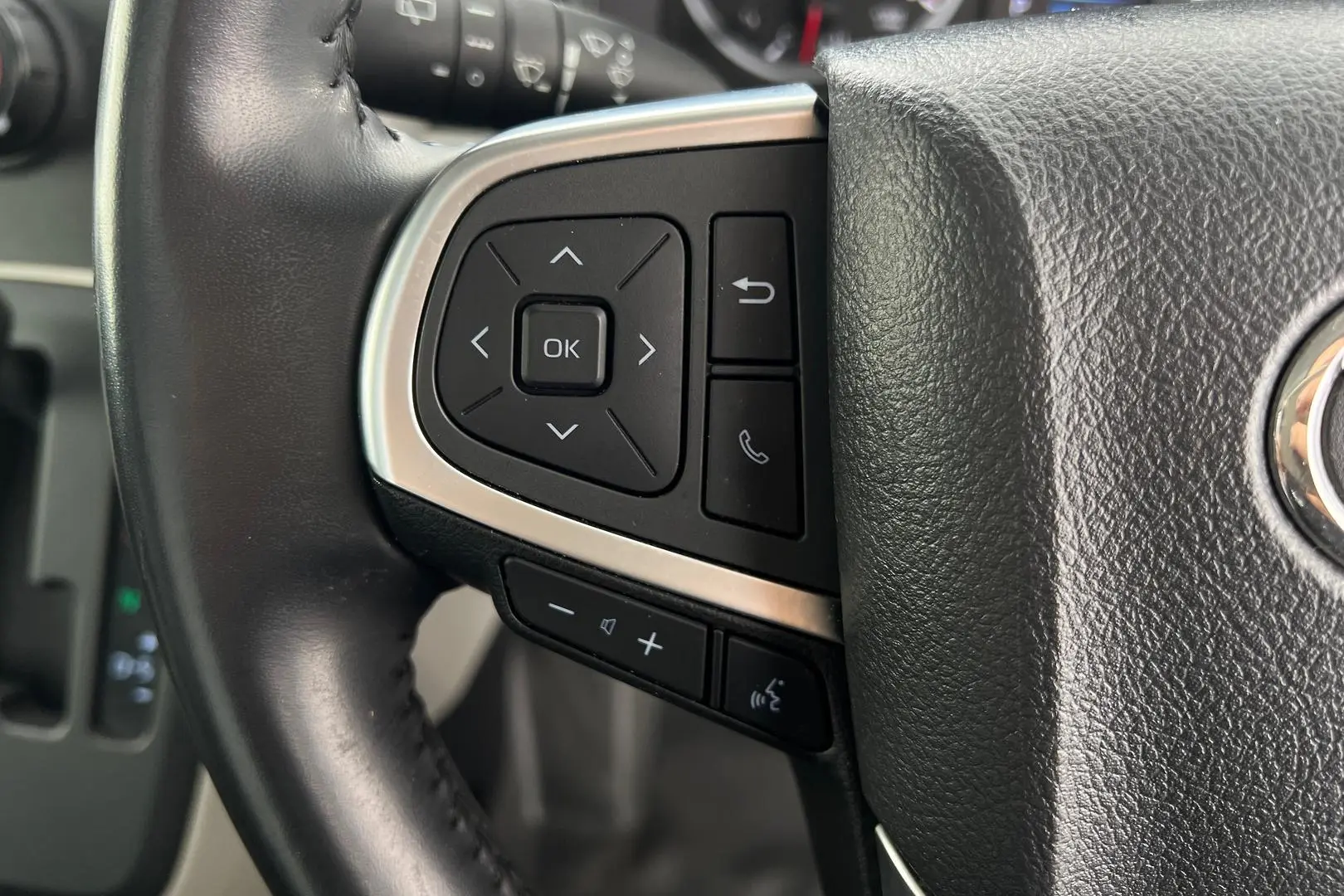 2021 Toyota Hiace Gallery Image 17