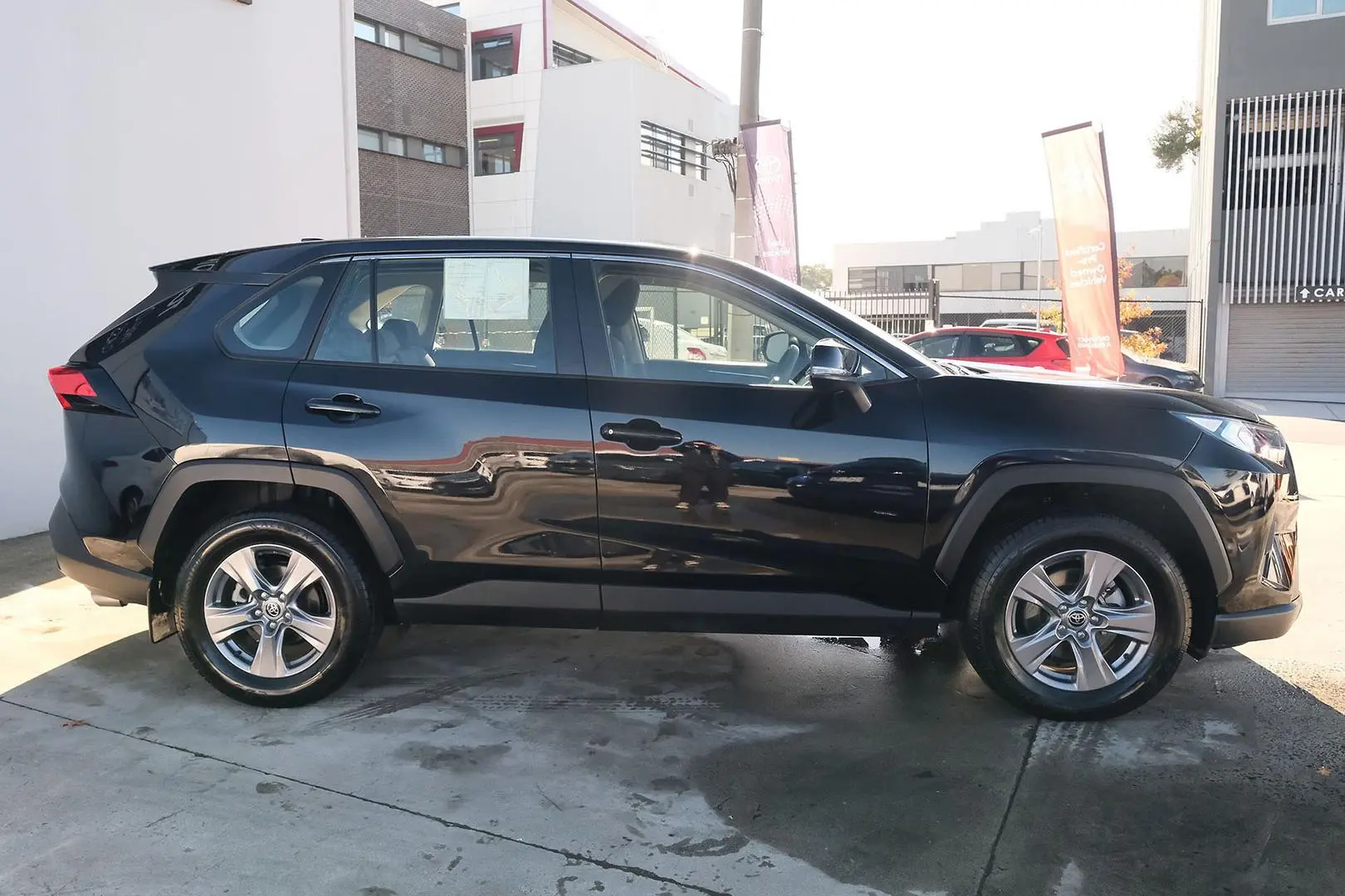 2023 Toyota RAV4 Gallery Image 5
