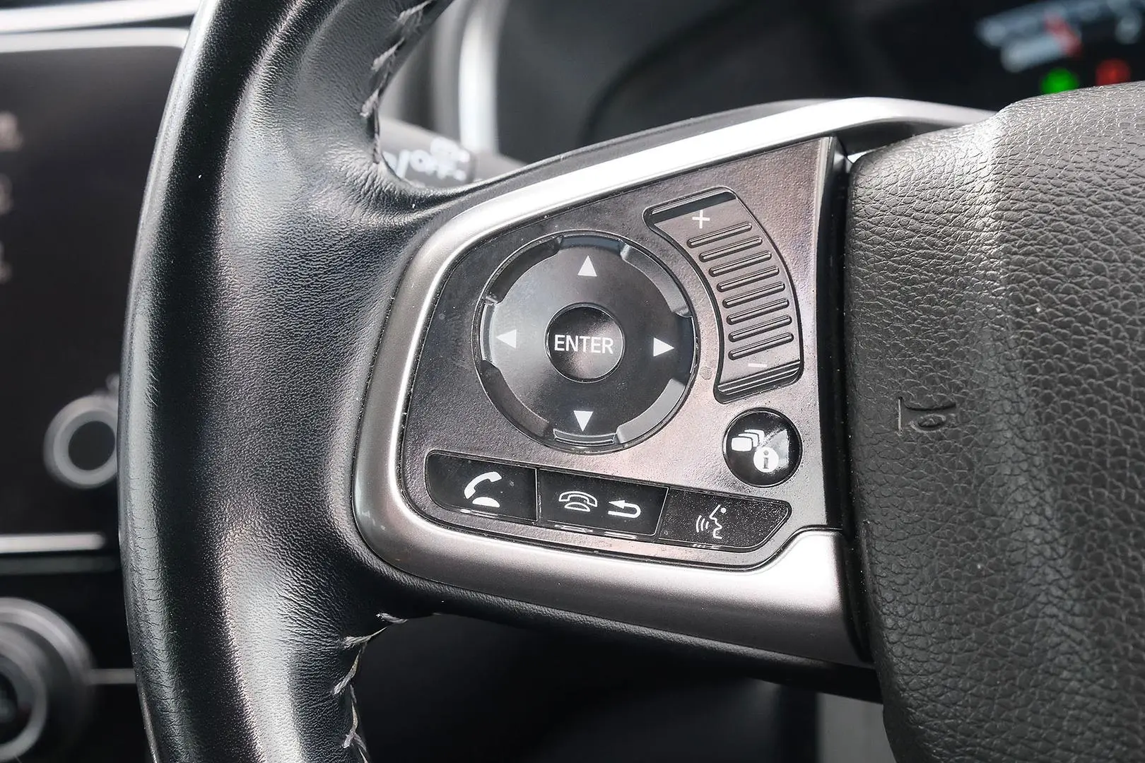 2017 Honda CR-V Gallery Image 16