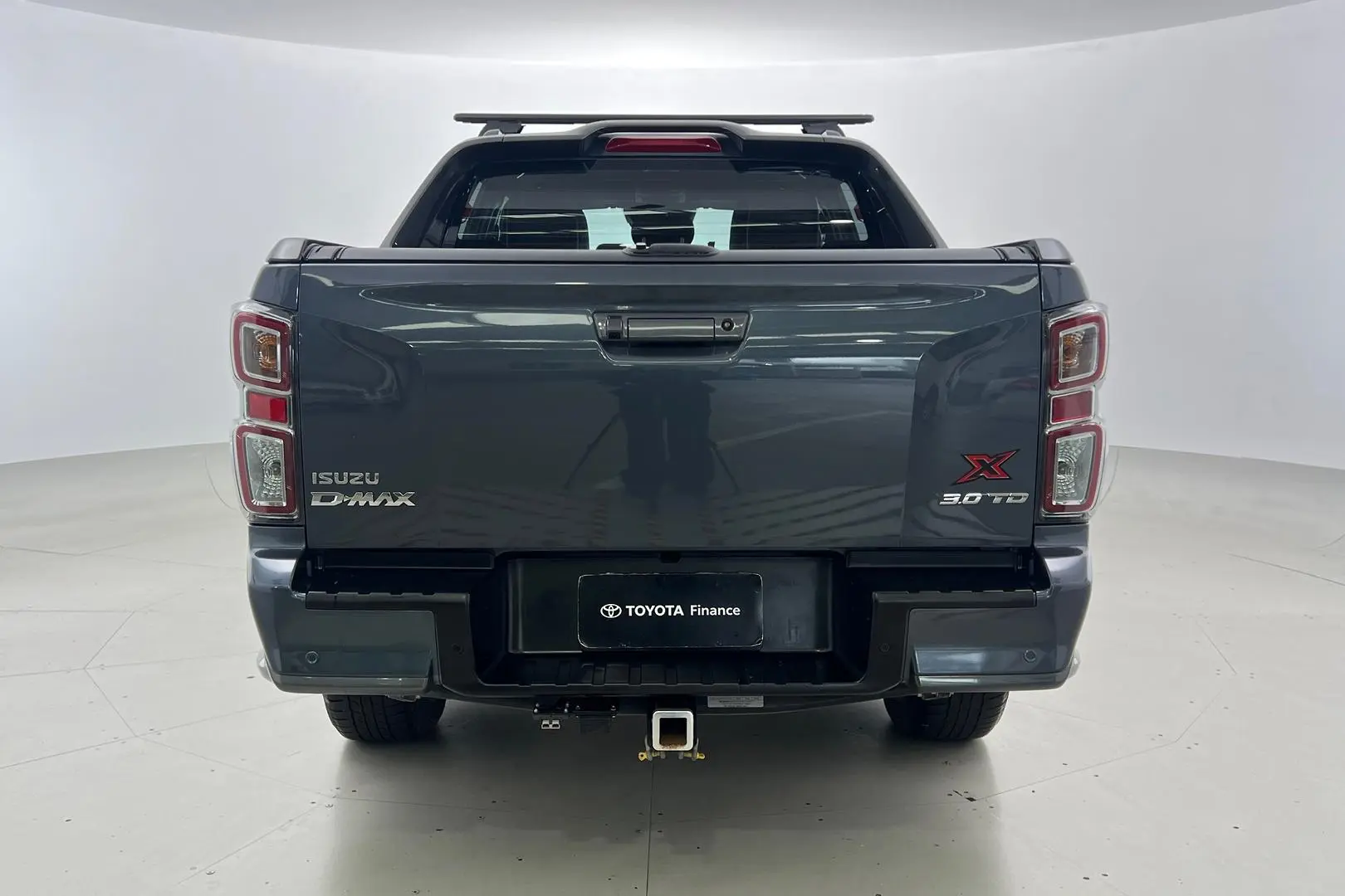 2022 Isuzu D-MAX Gallery Image 3