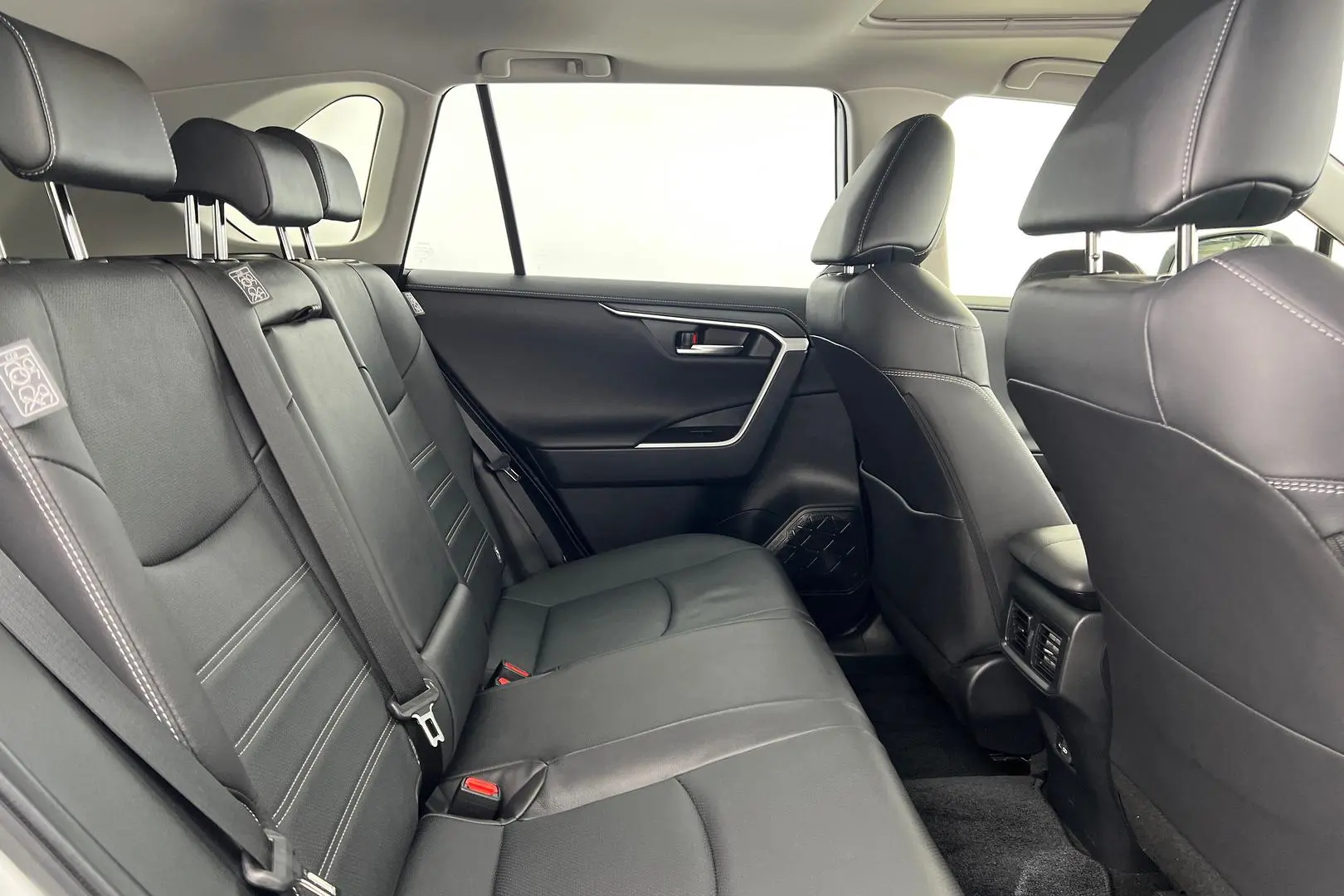 2024 Toyota RAV4 Gallery Image 14