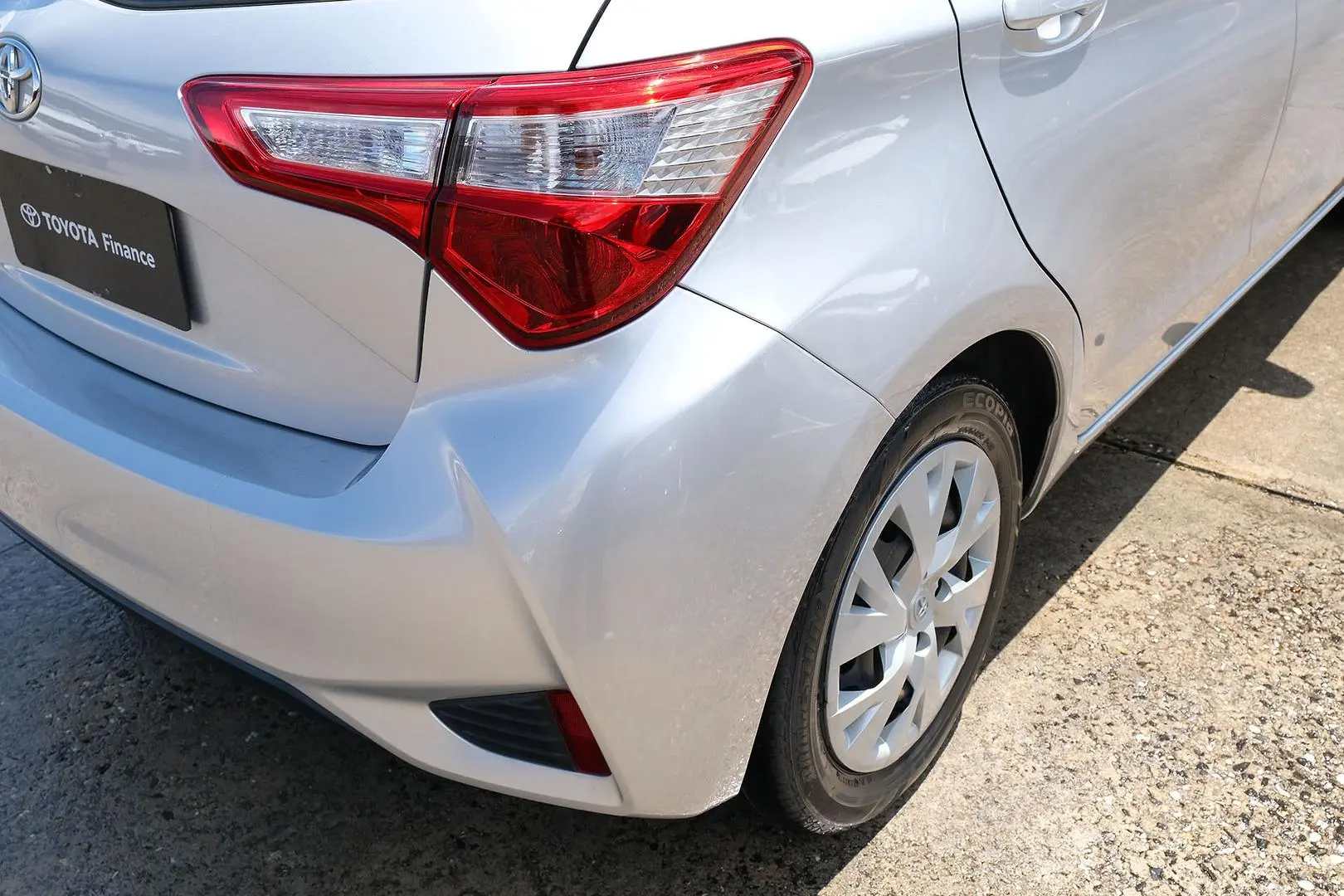 2018 Toyota Yaris Image 21