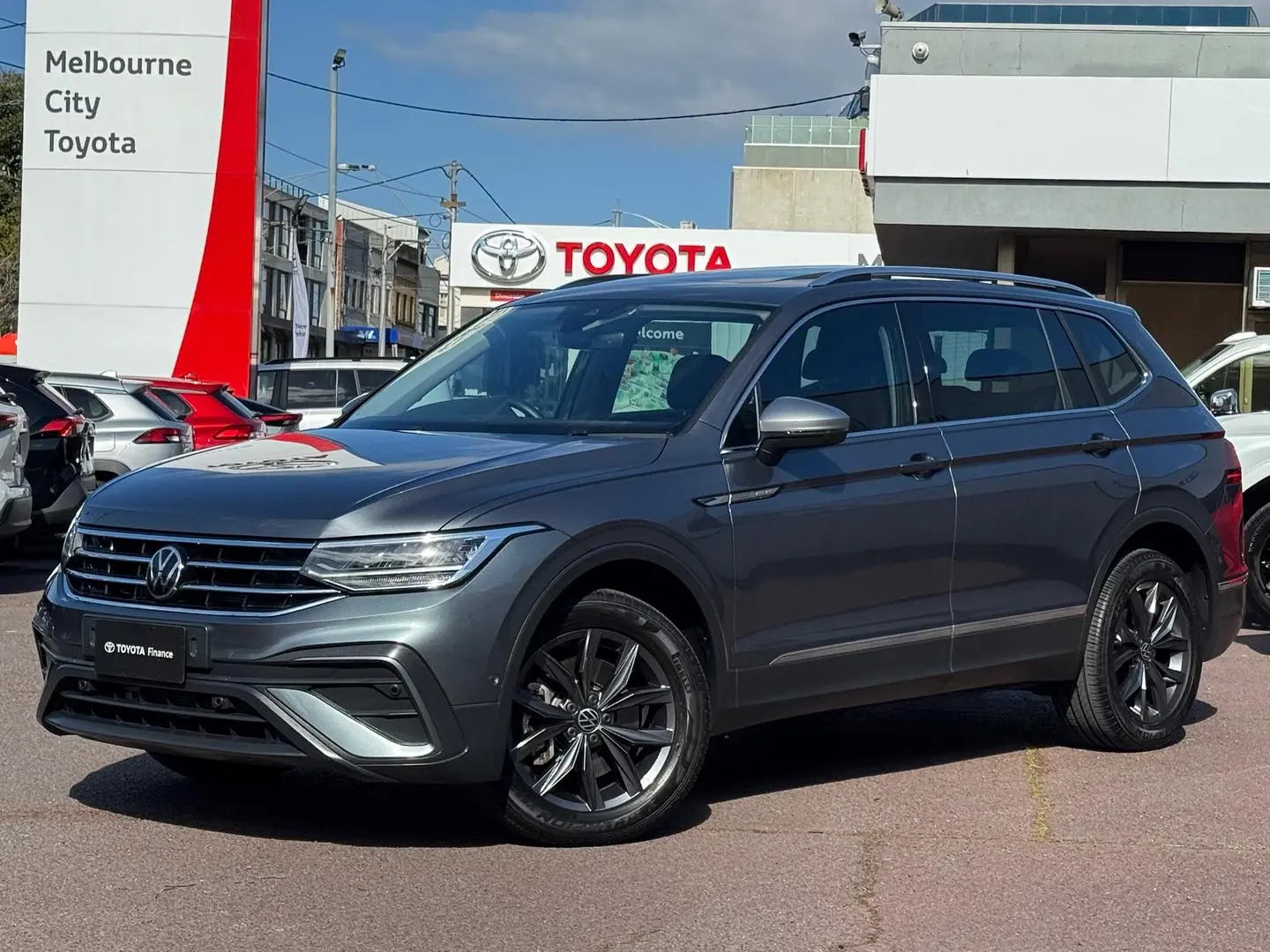 2023 Volkswagen Tiguan Gallery Image 10