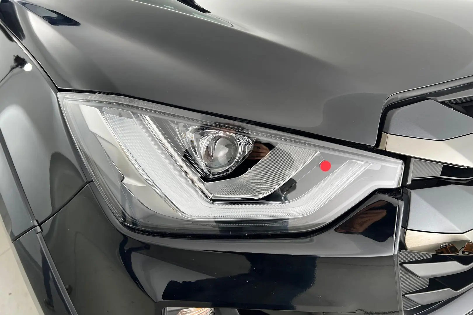 2023 Isuzu D-MAX Gallery Image 2