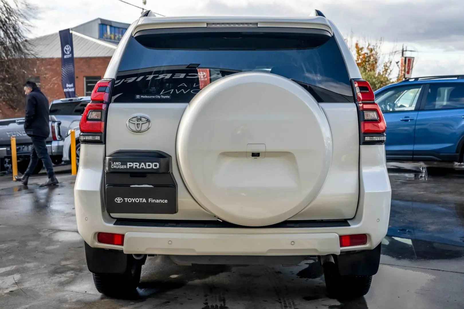 2022 Toyota Landcruiser Prado Gallery Image 4