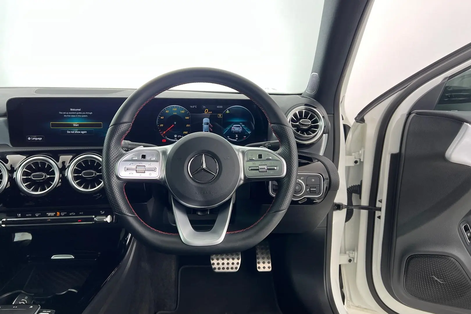 2021 Mercedes-Benz A-Class Gallery Image 16