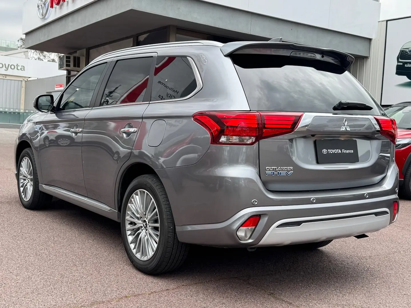 2020 Mitsubishi Outlander Gallery Image 8